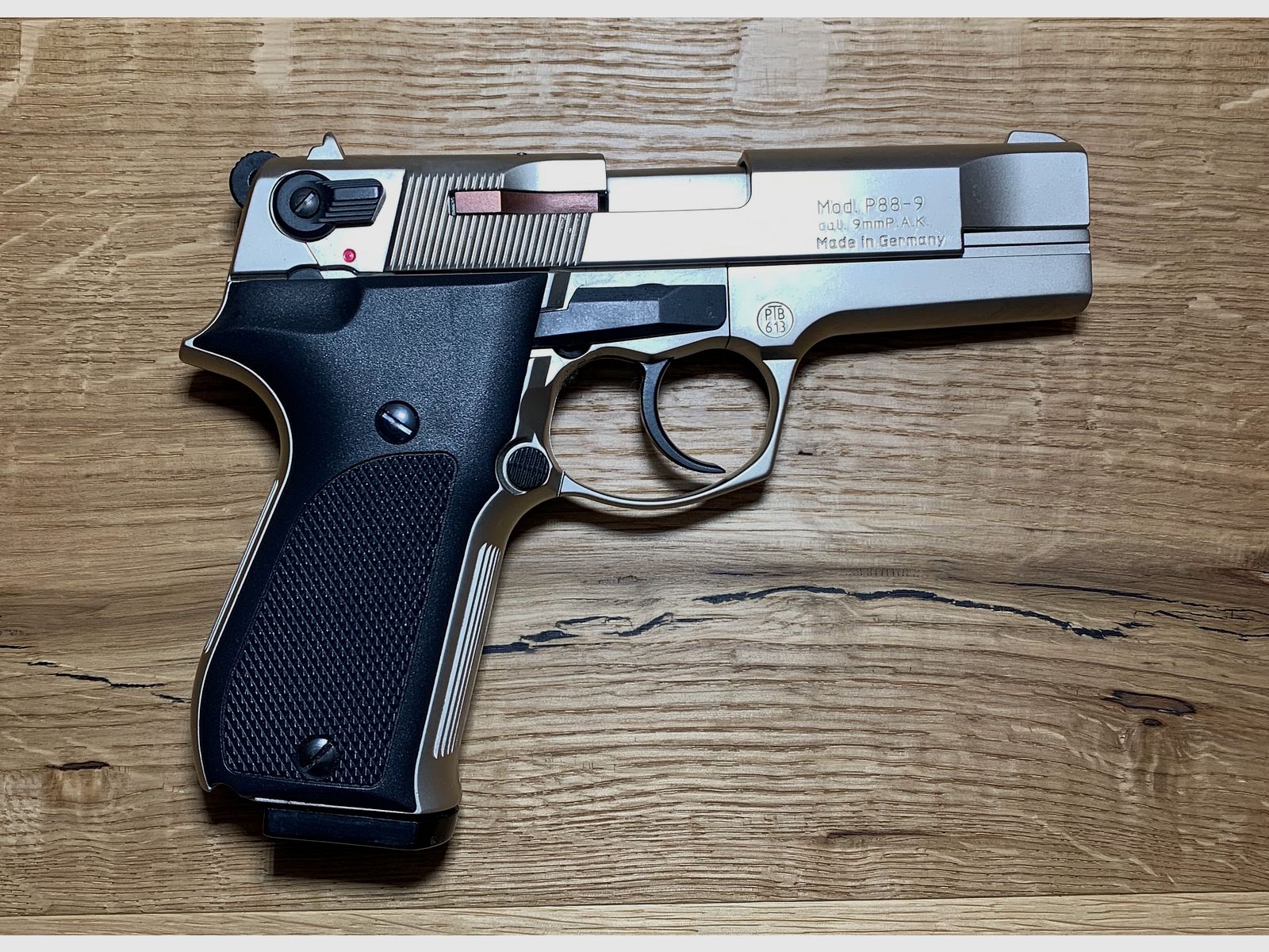 Walther P88 Compact signal pistol/blank firing gun 9mm P.A.K. in matte nickel-plated by Umarex