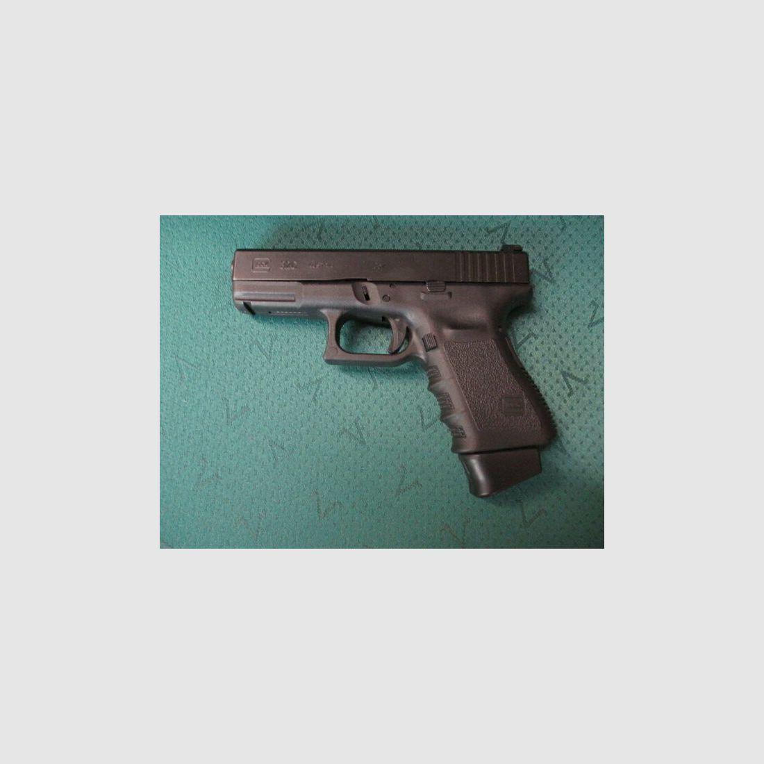 Pistole Glock 32C .357 SIG mit Reservemagazin	 32C