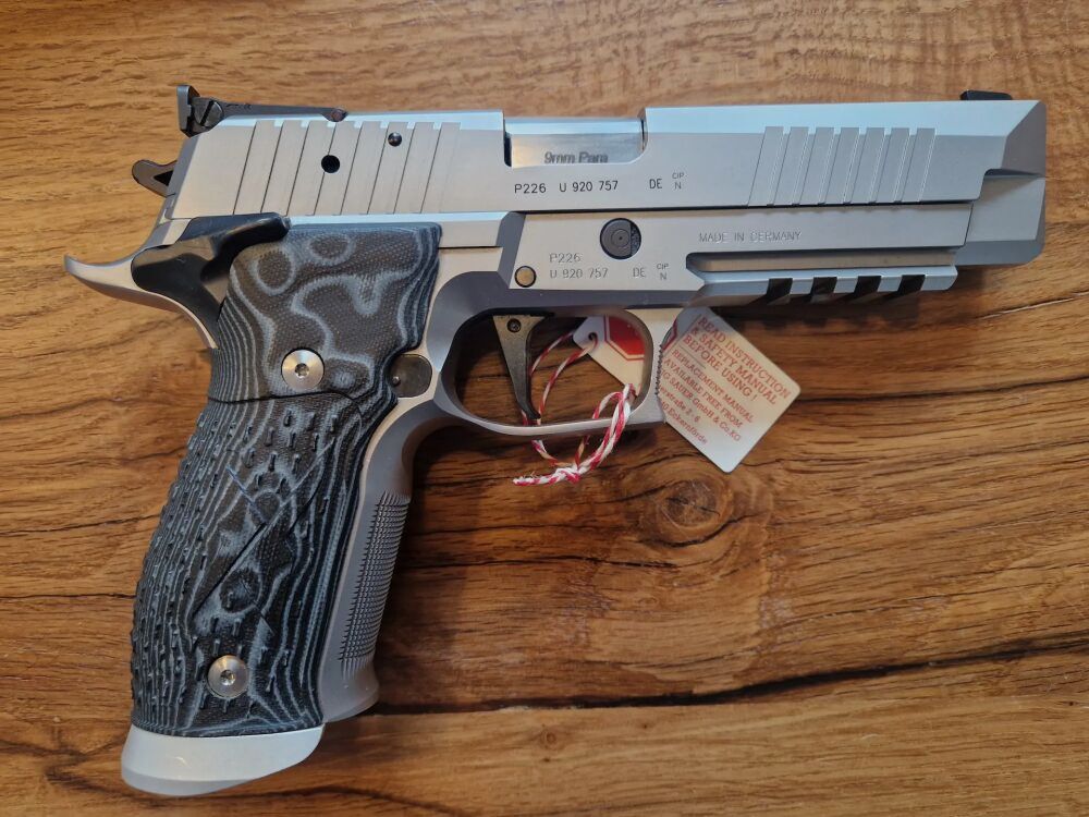 Sig Sauer P226 X-Five Supermatch, imagen 2 de 4