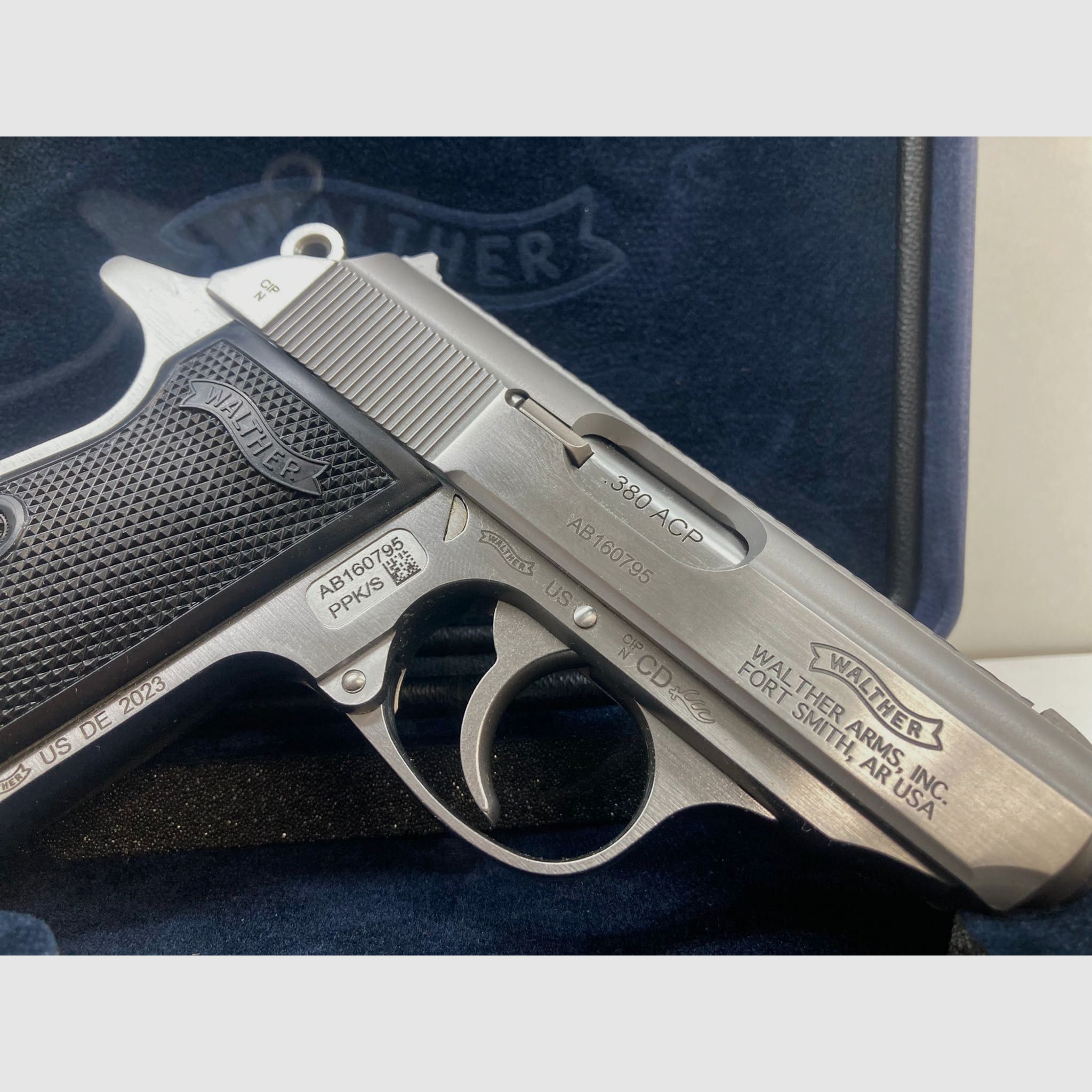 Walther PPK / S caliber 9 mm Browning Short