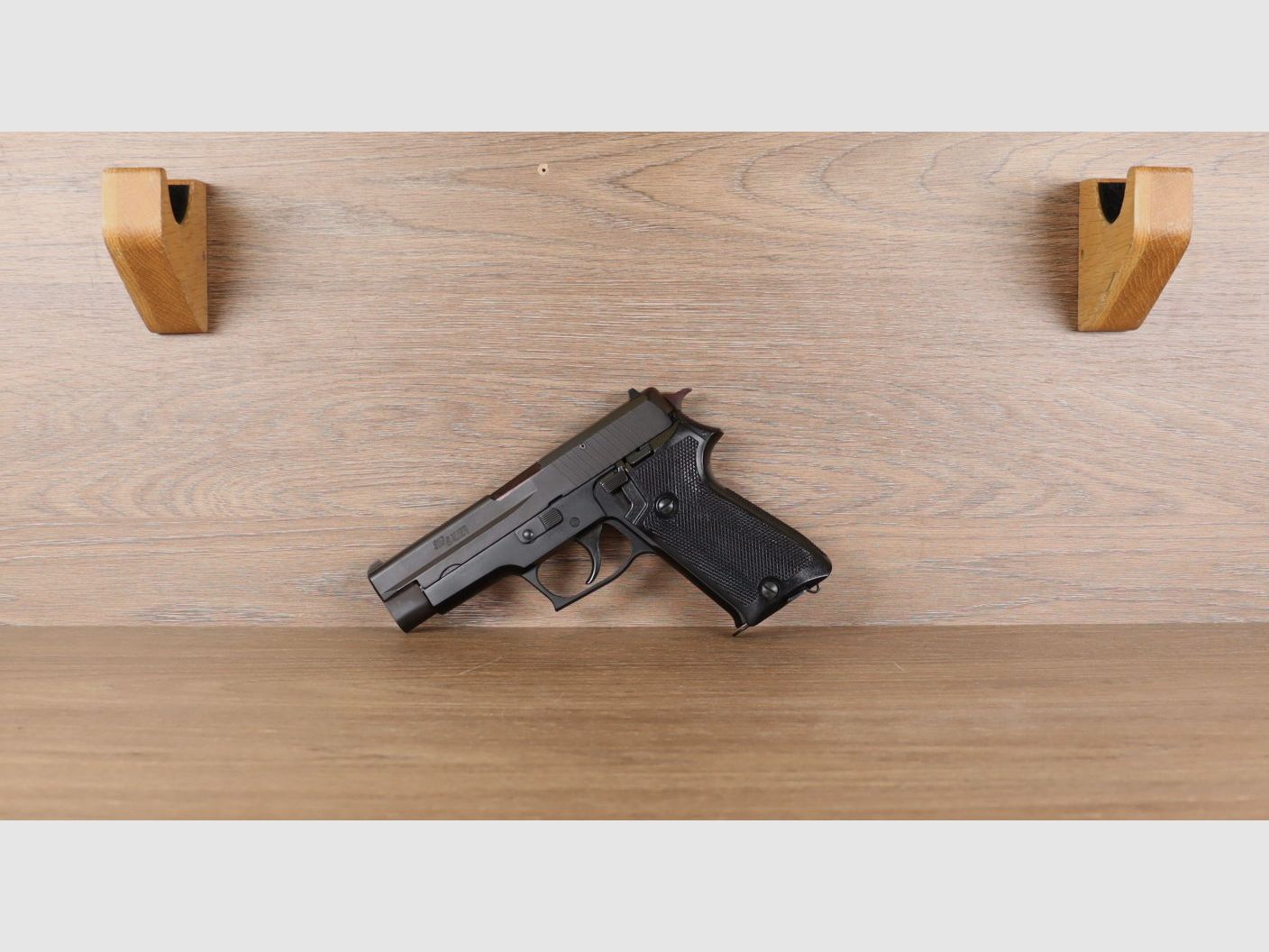 P220-2, Bild 2 von 2