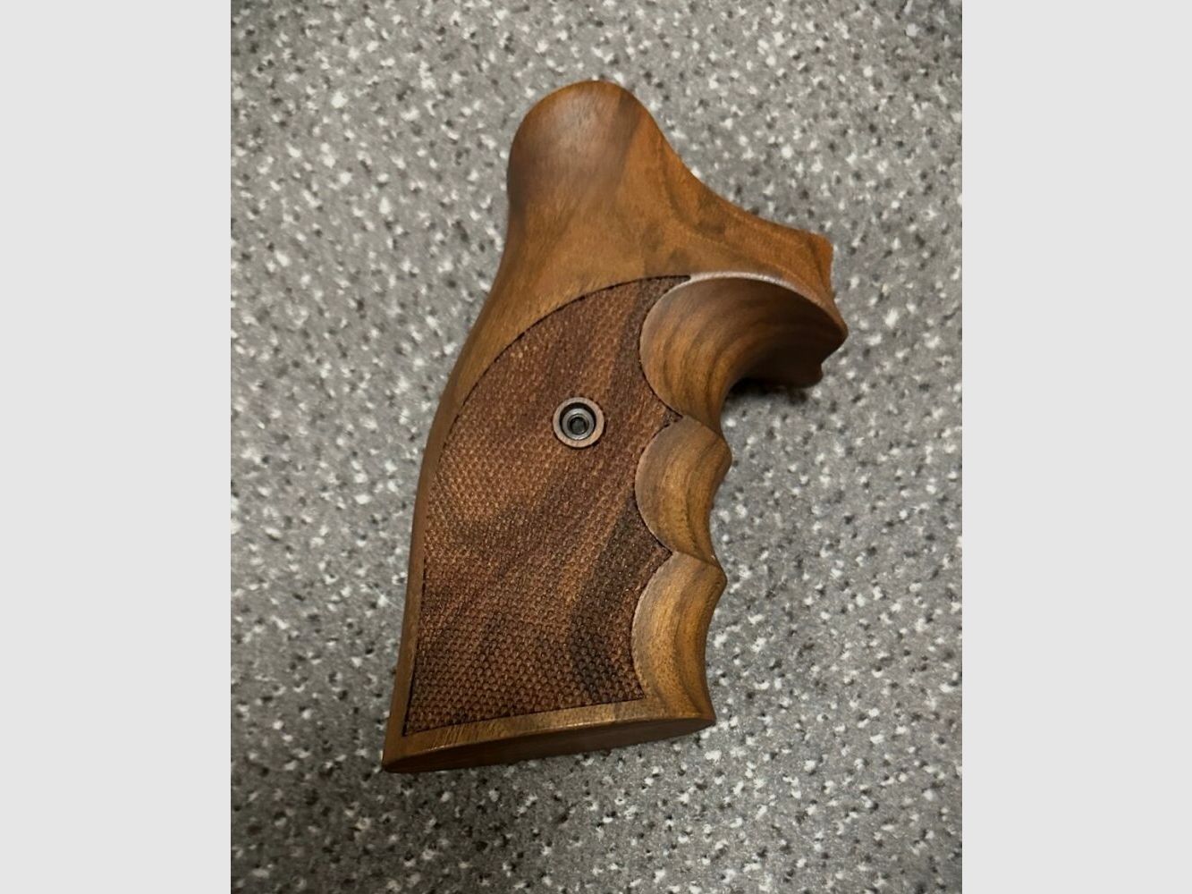 Karl Nill für Taurus Revolver M