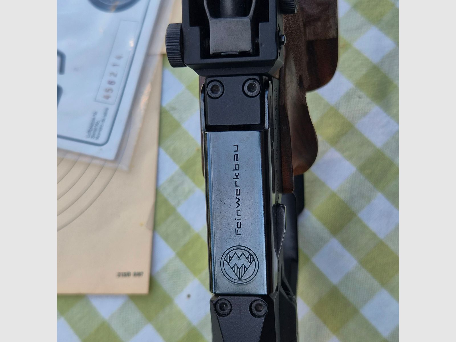 Pistola de competición Feinwerkbau Modelo 102