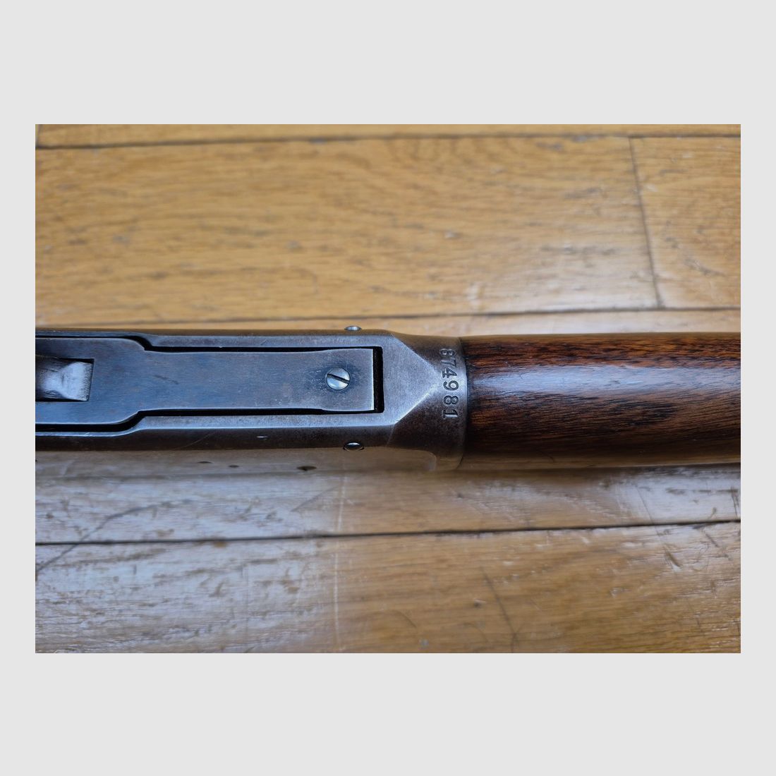 Sehr schöne Winchester Model 1894 – Version Büchse mit oktagonalem Lauf (!) – Herstellung Winchester New Haven von 1919 – Holz in Top-Zustand – Lauf superbe – Mechanismus einwandfrei – Wunderschöner Lyman N° 2 Diopter aus der Zeit – Sehr schöne Markierungen auf schönem Brünierung – Wunderschönes Sammlerstück! – TBE ++, Bild 13 von 33