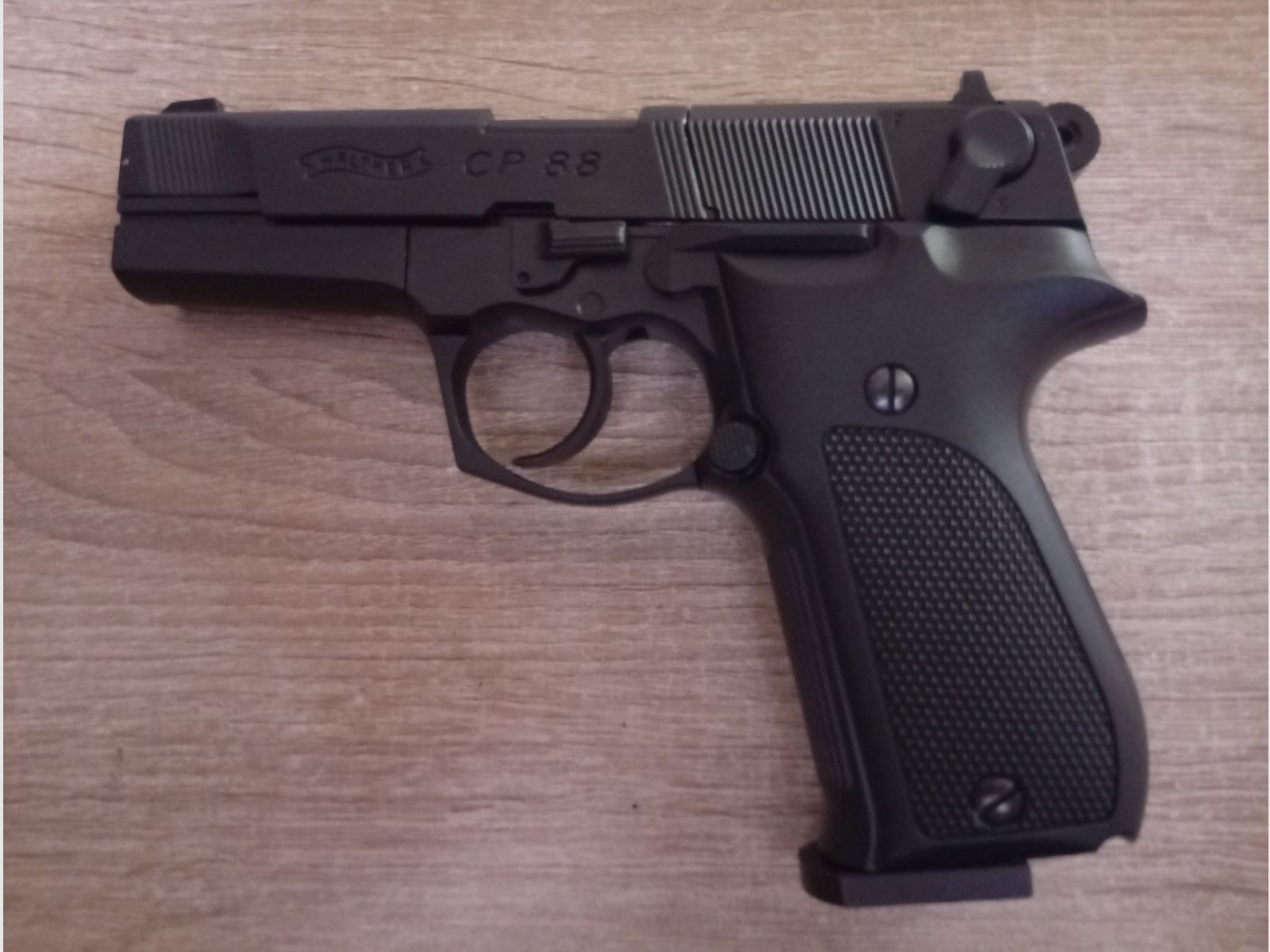 Walther CP88 mit Rotpunkt