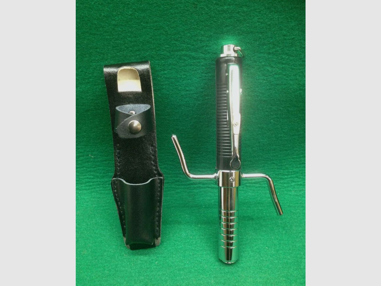 Taiwán	 Bastón de golpe automático, imagen 1 de 4