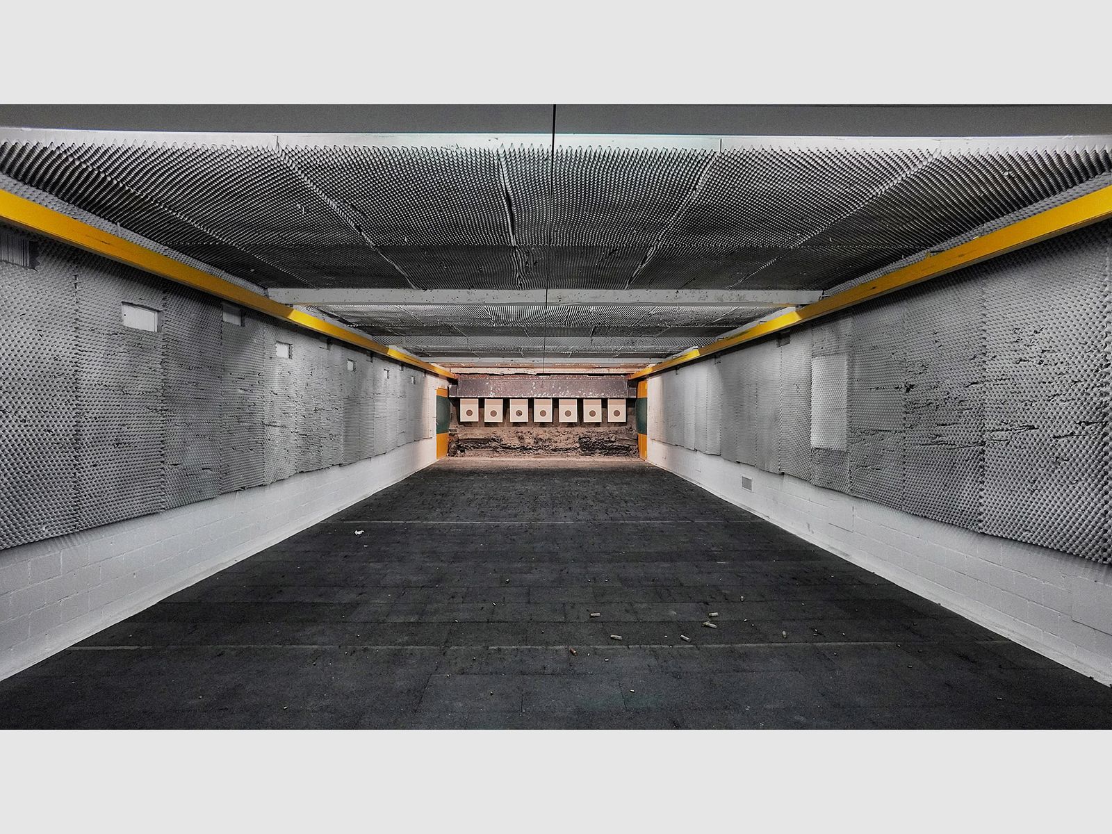 Huur hele schietbaan per uur (klant stelt schietmeester aan), afbeelding 1 van 2