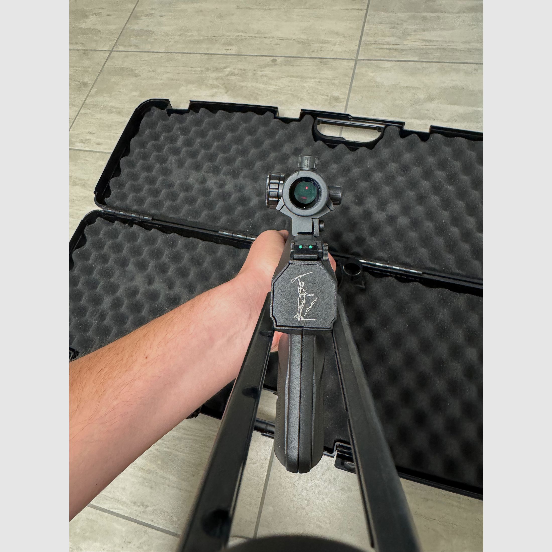 Diana LP8 Magnum Set tactique – 4,5 mm Diabolo, point rouge et mallette