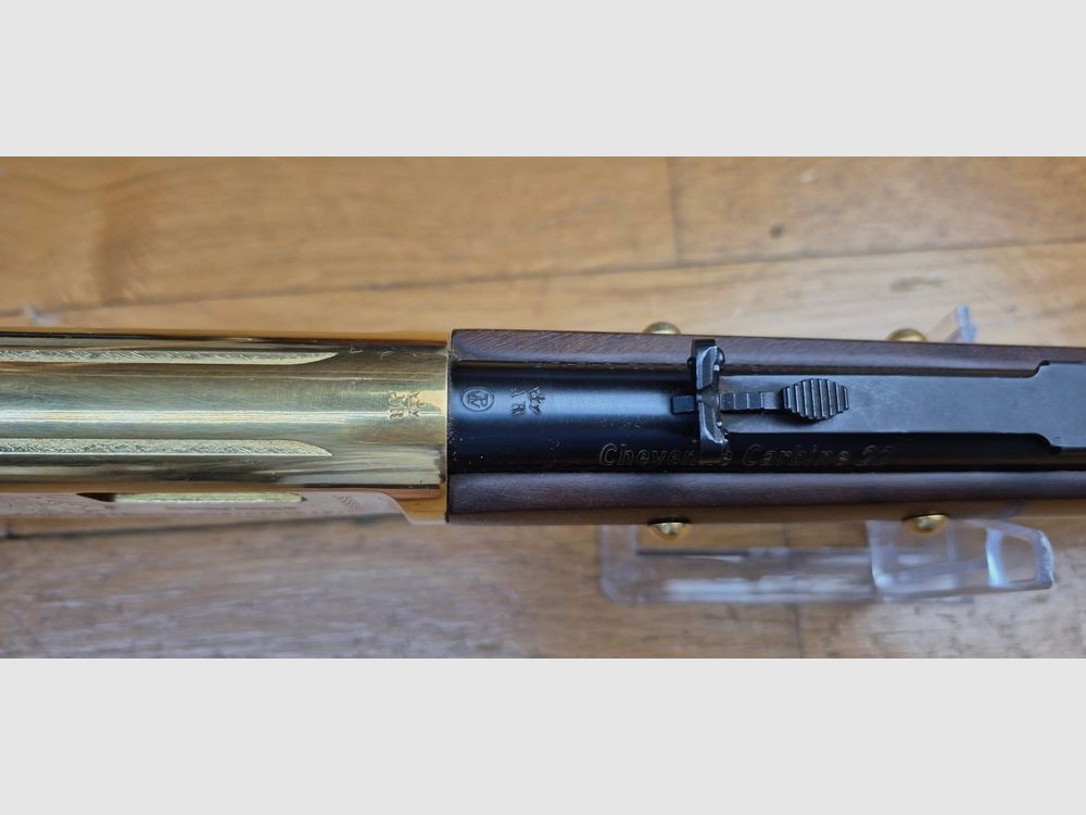 Belle et très rare Winchester Commémorative type 1894 en 22LR – Modèle 94 22 collector « CHEYENNE » – 5000 exemplaires (!) – Arme de 1977 – 9 coups – RARE Boite d&rsquo;origine en TBE – État quasi neuf – TBE+, image 18 sur 38
