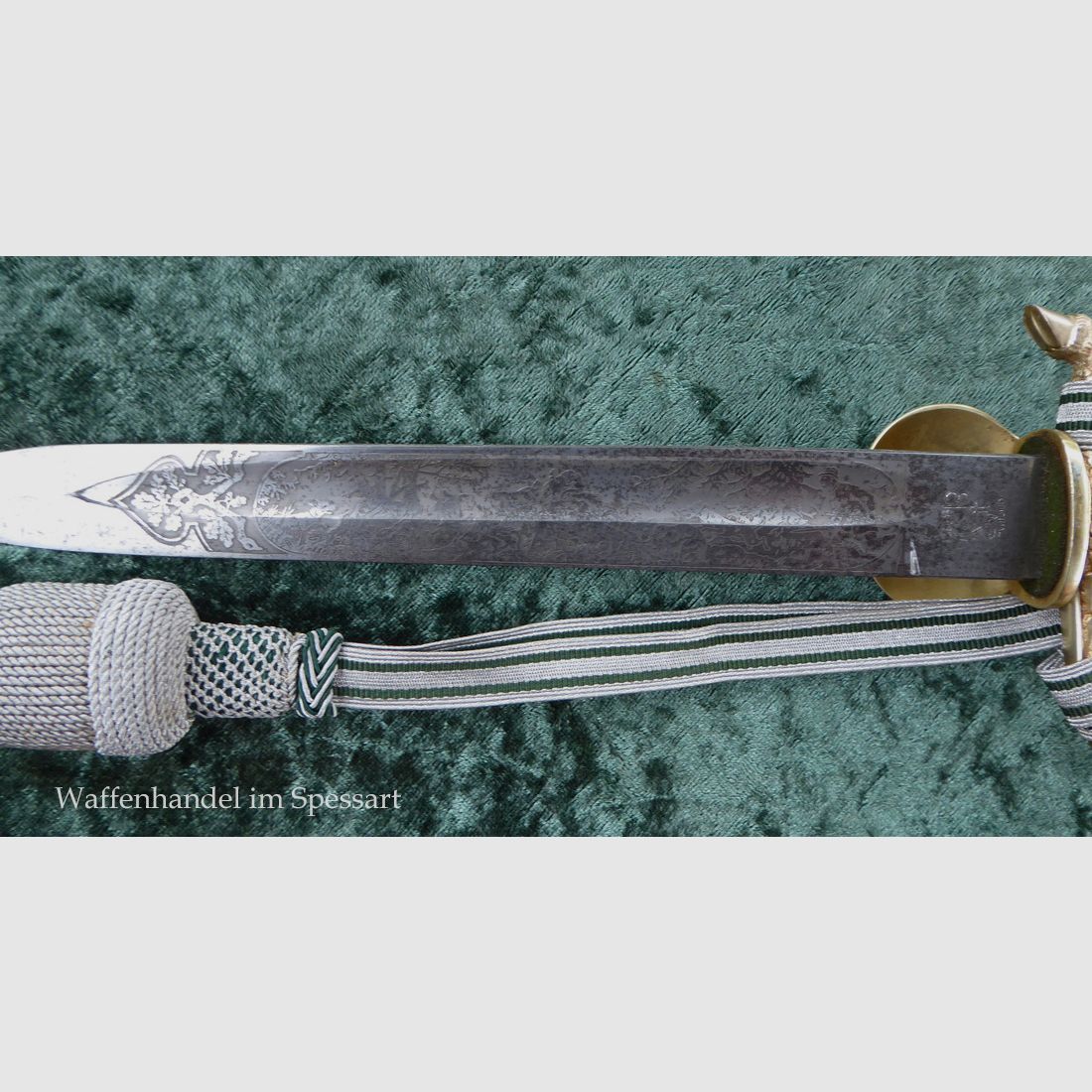 Stag knife with a guard vessel in ornate design from the time of World War II.
