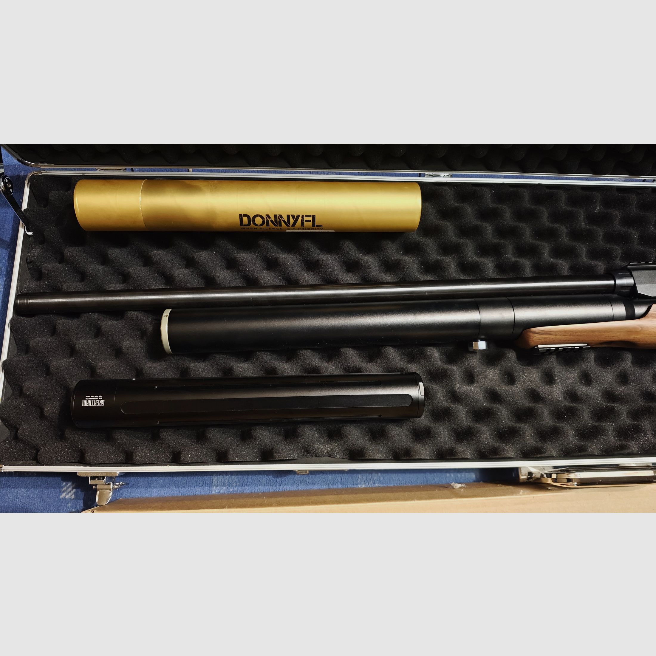 AEA Zeus new with case, accessories and suppressor air rifle caliber .68, image 3 of 5