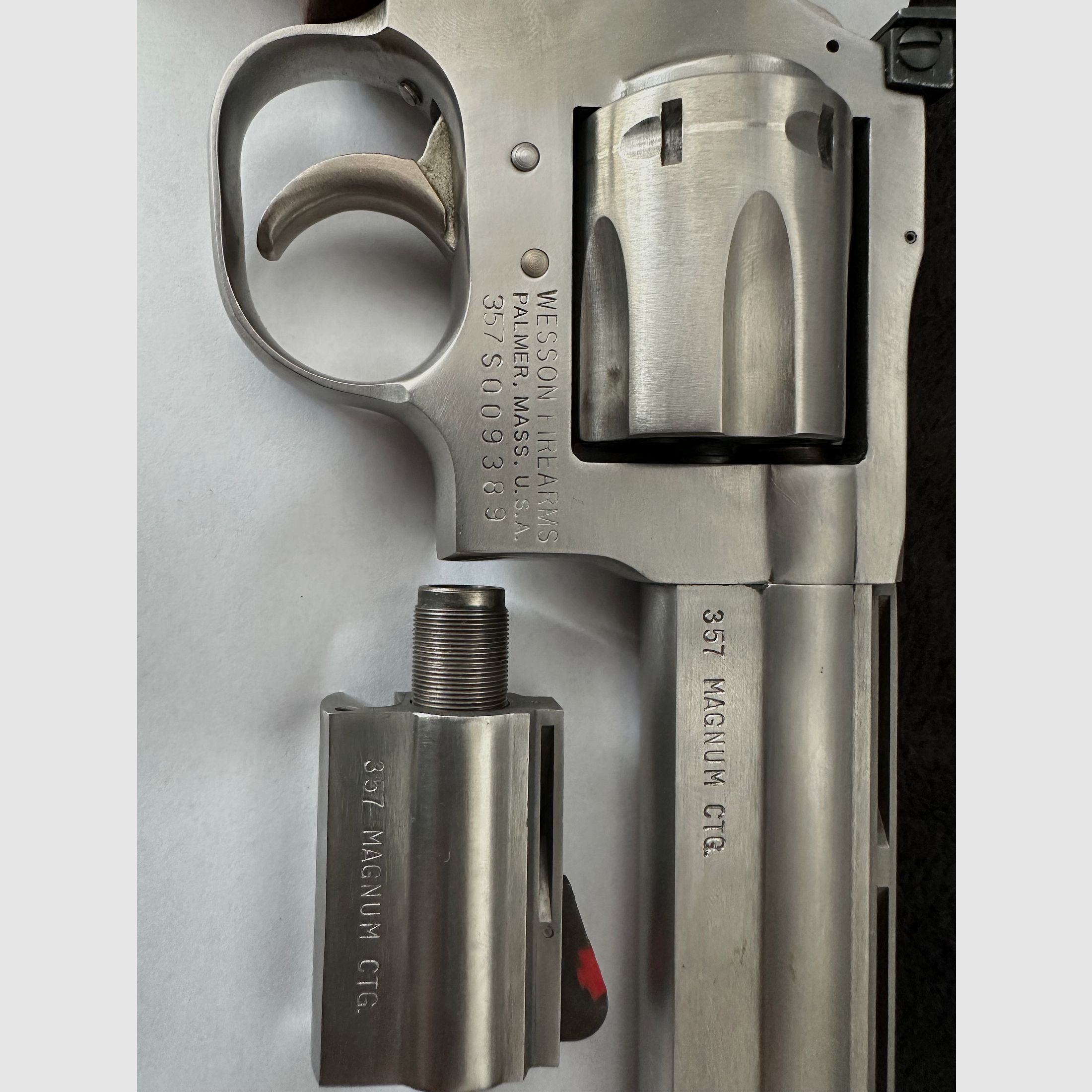 Schwerer Dan Wesson Revolver mit Wechsellauf