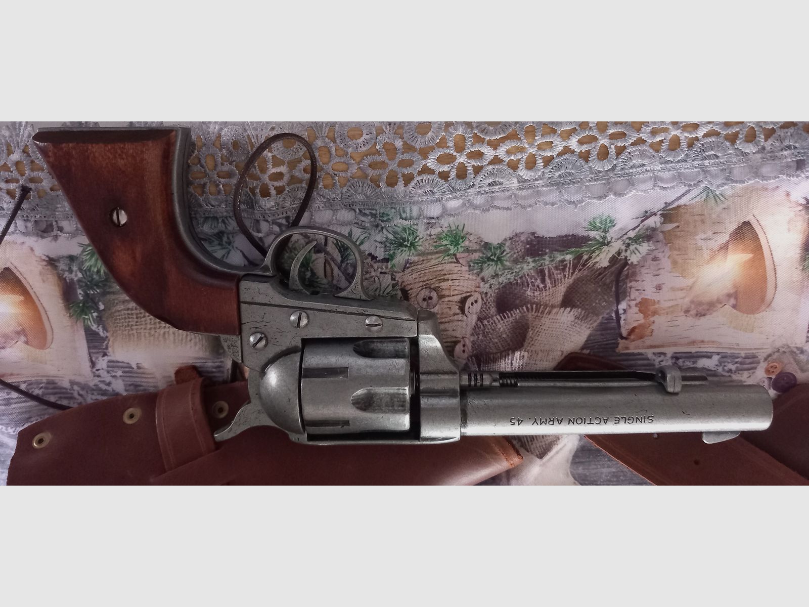 Westernholster Echtleder Mit Deko Patronen und Revolver 