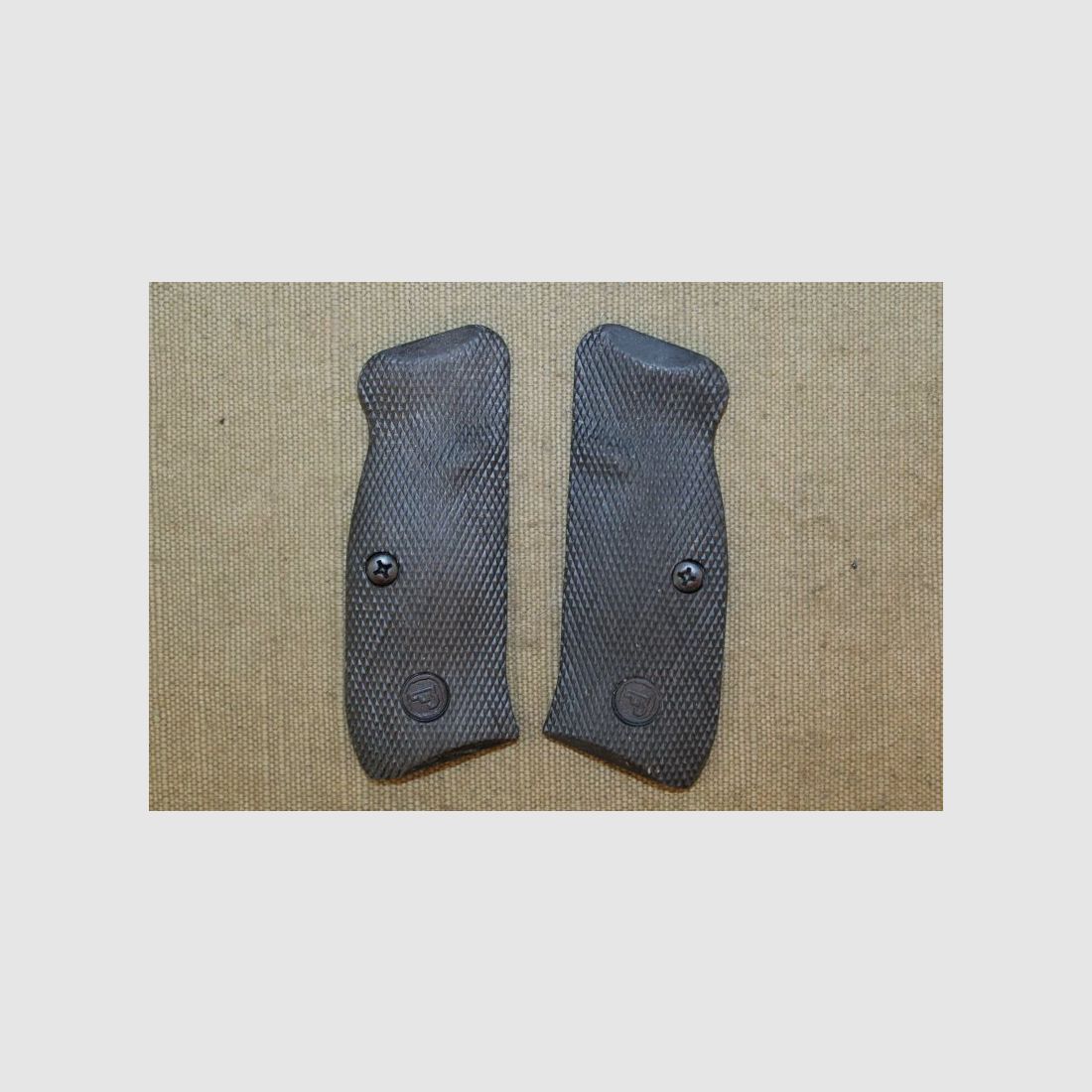 Griffschalen Brünner 75 / CZ 75