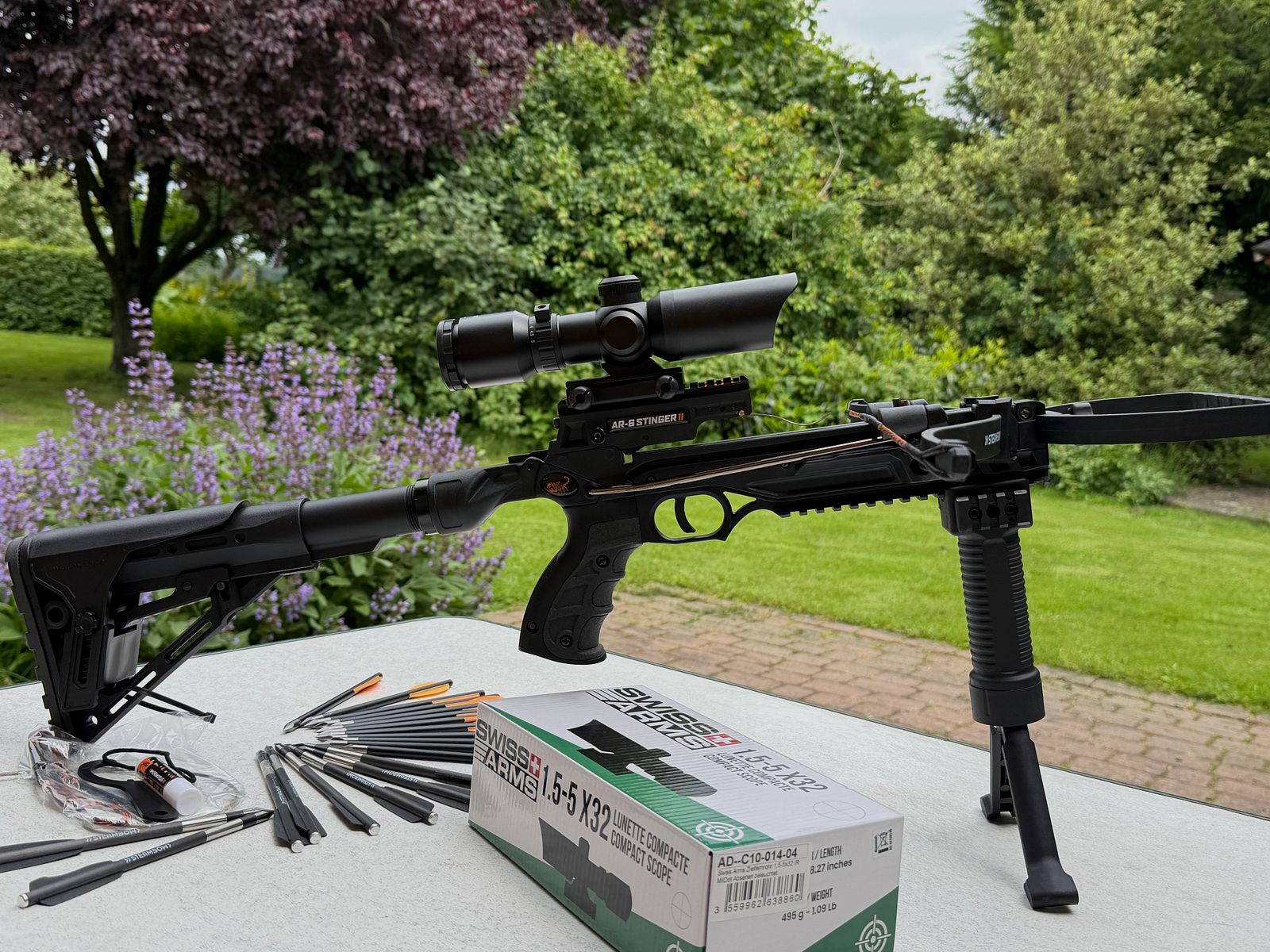 Armbrust Steambow AR-6 Stinger II Survival avec lunette de visée et divers accessoires :