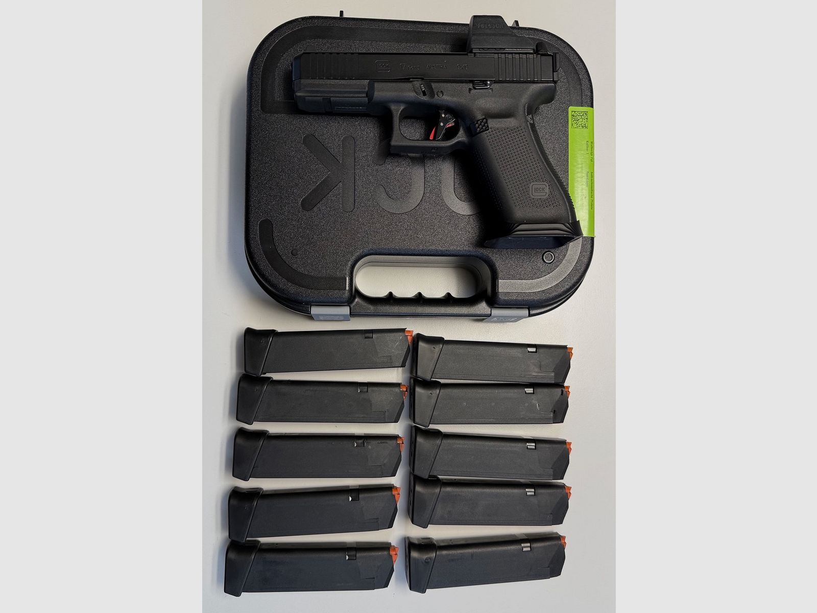 Glock 17 Gen.5 MOS 9mm, Holosun HE508T-RD-X2 mit umfangreichem, exklusivem Zubehör - NEUWERTIG