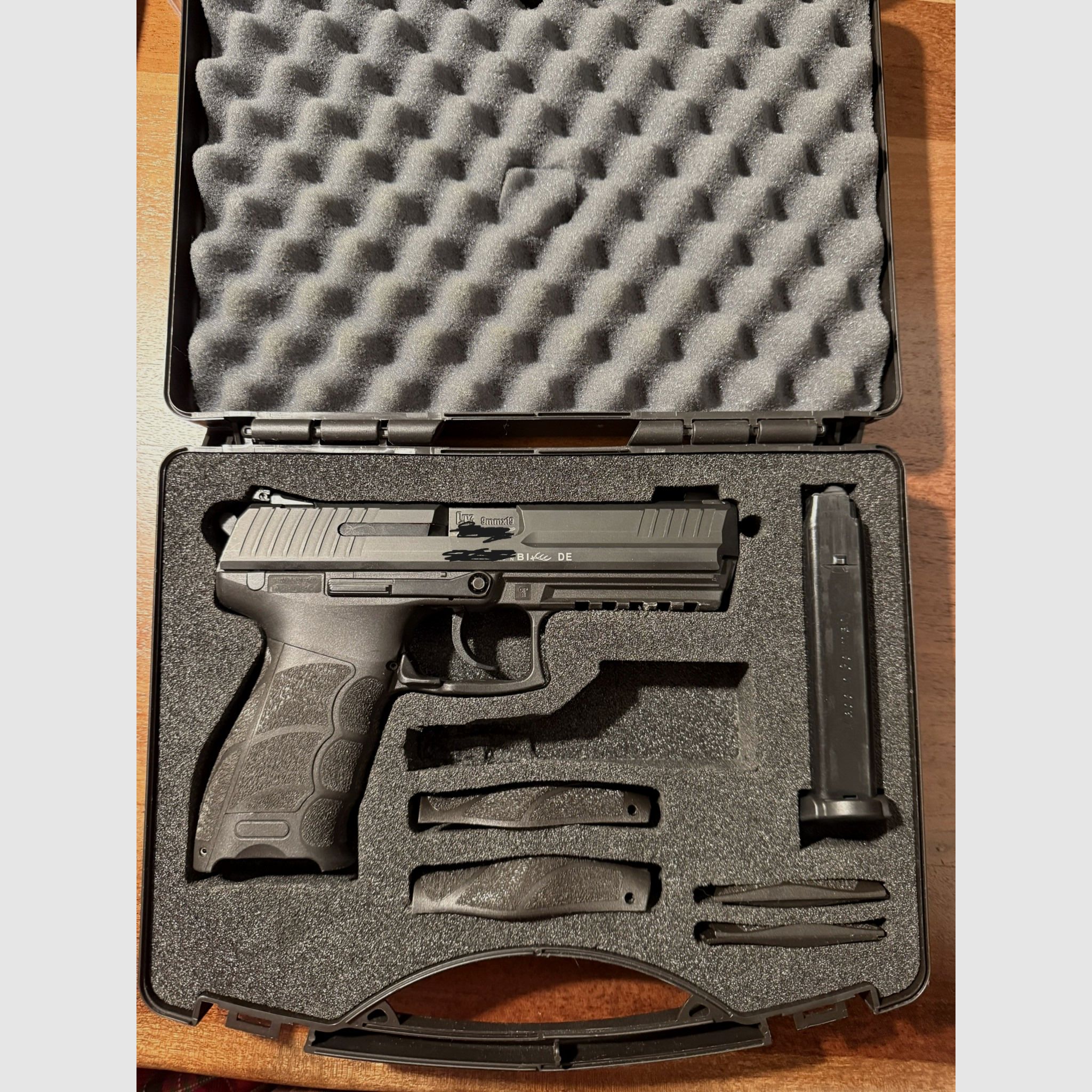 P30L mit 5 Magazinen und 2 LPA Visieren (Fiber und Luminova/Nachleuchtend)