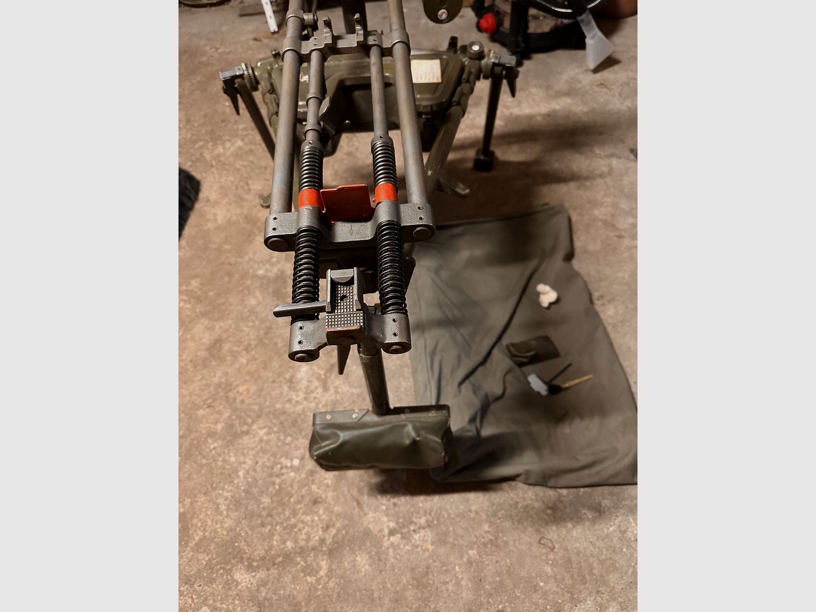 MG 3 affusto terrestre con ottica BW affusto da campo hensoldt wetzlar