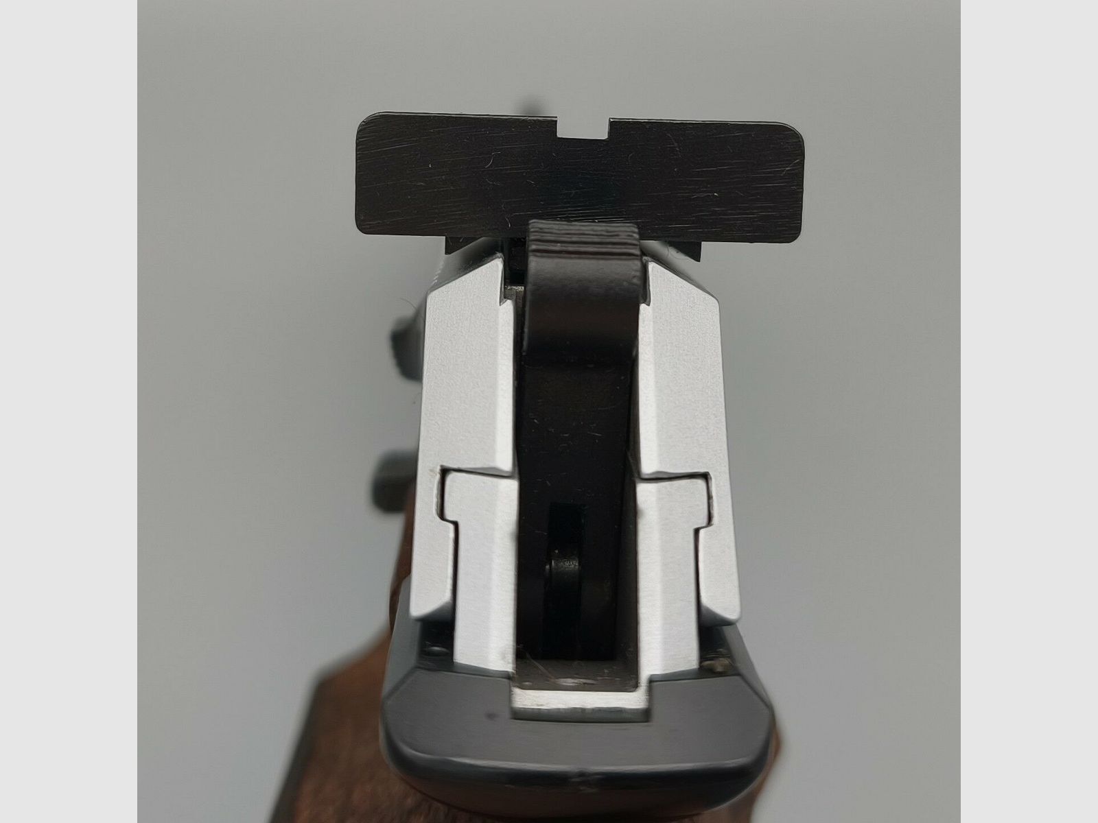 Erma ESP 85A Pistola Deportiva KK Bicolor con Empuñadura Nill Form .22lr