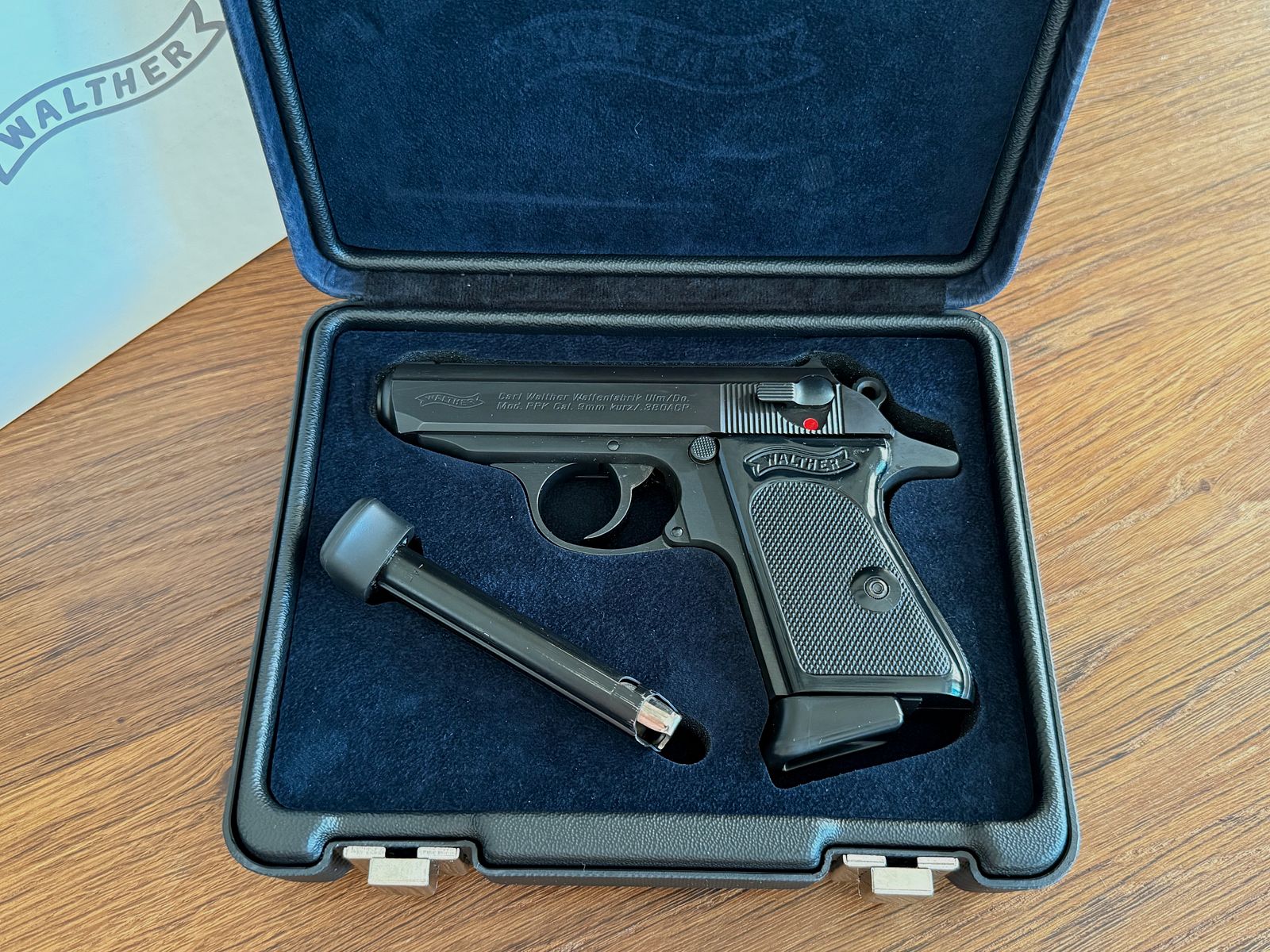 Walther PPK .380ACP / Browning 9mm krótkie z akcesoriami, zdjęcie 1 z 3