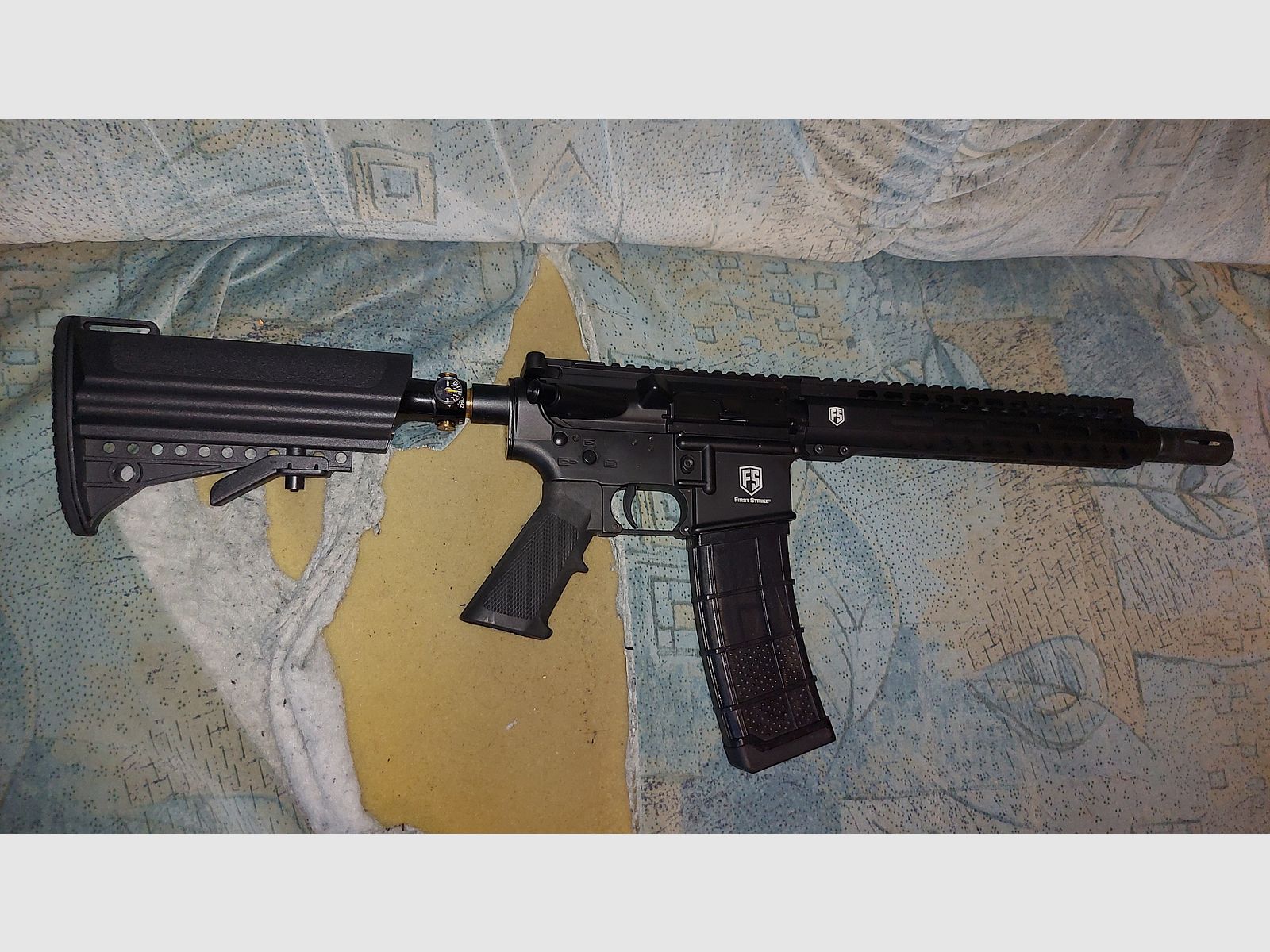 First Strike T15 Paintballmakierer Woodland 