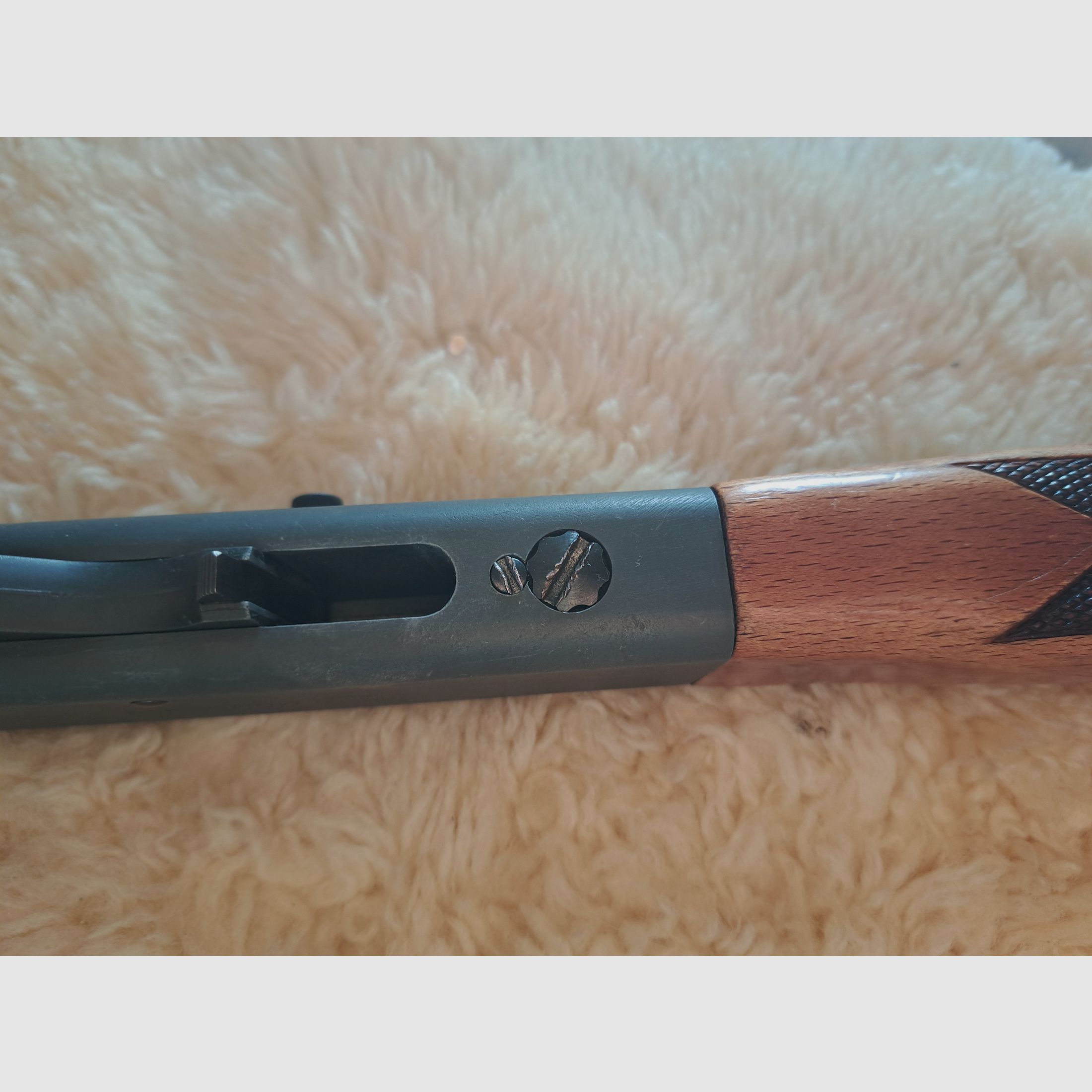 Halbautomatische Kleinkaliber Büchse Anschütz Modell 300 in .22lr 22lfB ohne Magazin (separate Anzeige)