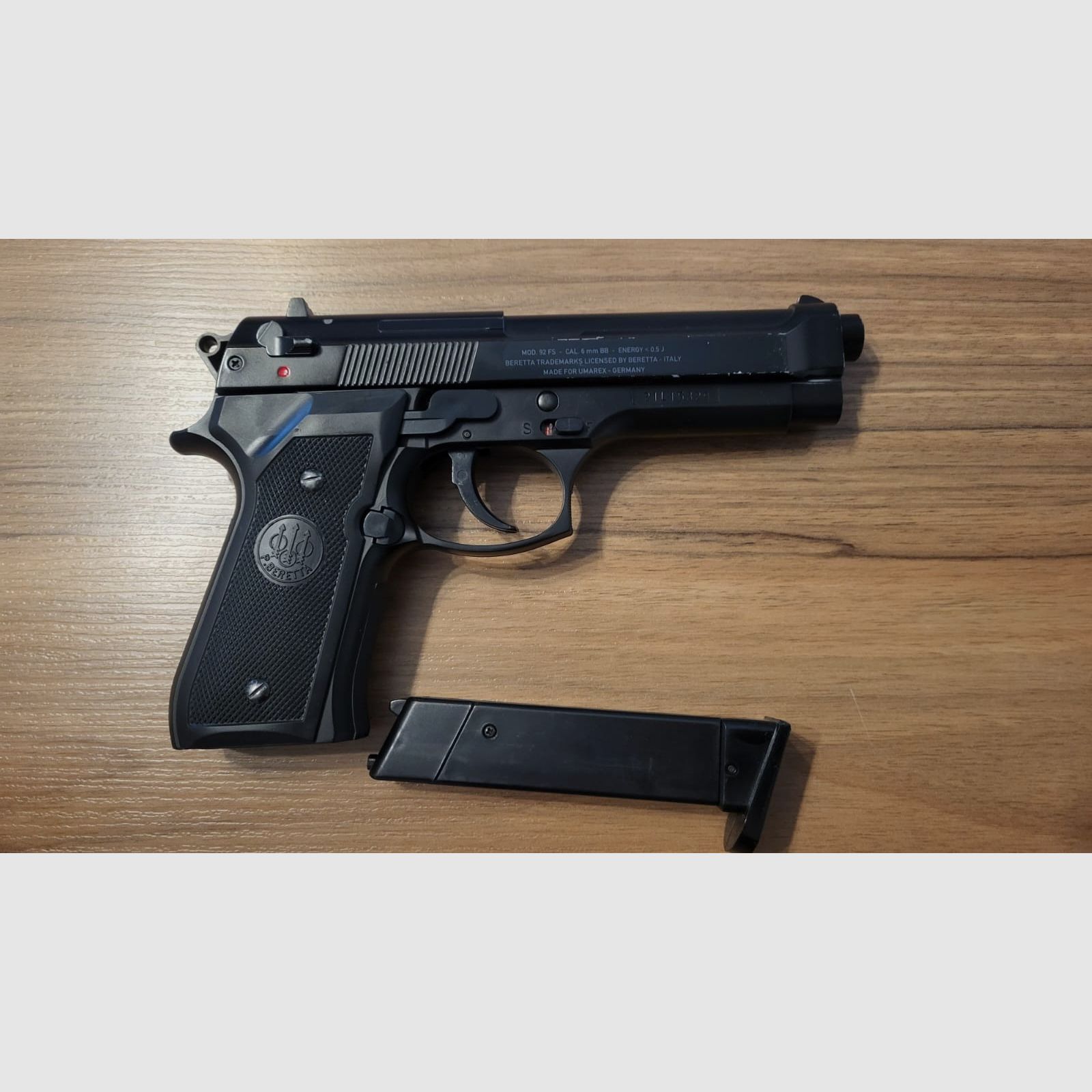 Beretta M92 FS Softair Pistol 0,5 Joule (6 mm BB) incl. magazine & BBs