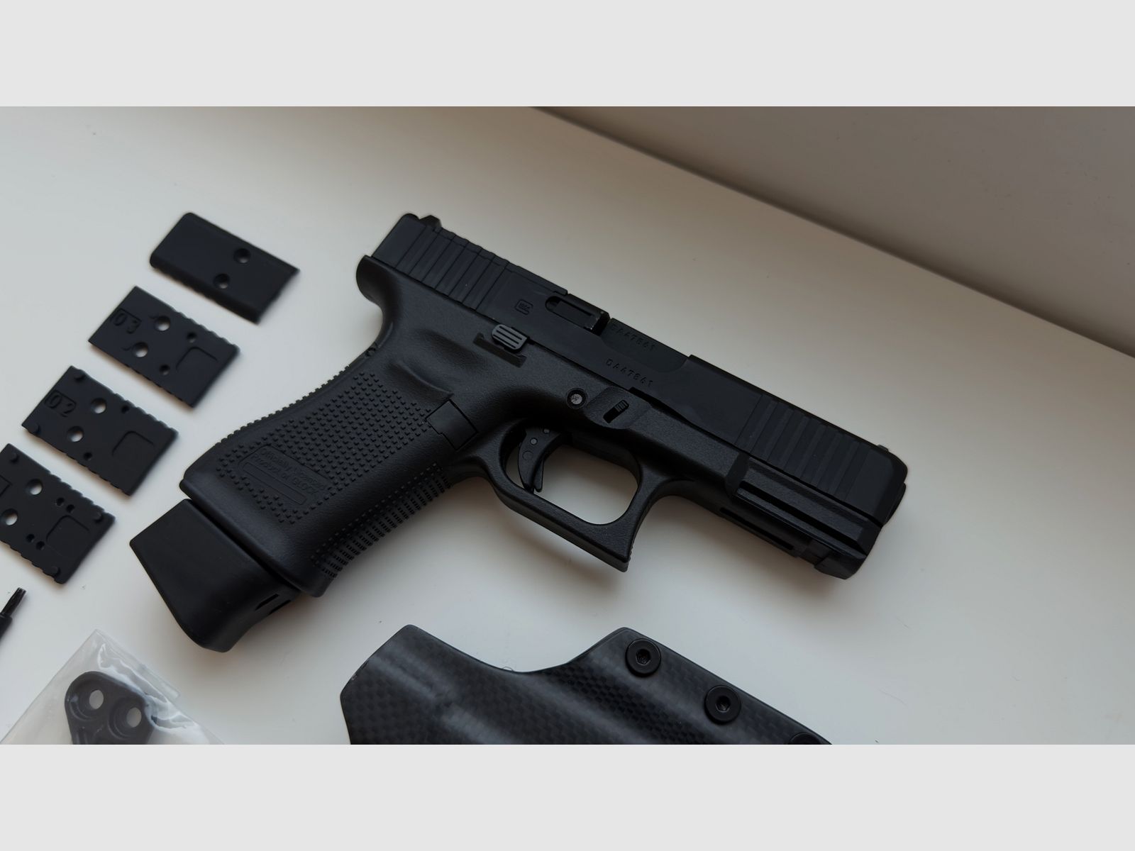 Glock 19 Gen 5 MOS 4mm stalen bb’s CO2