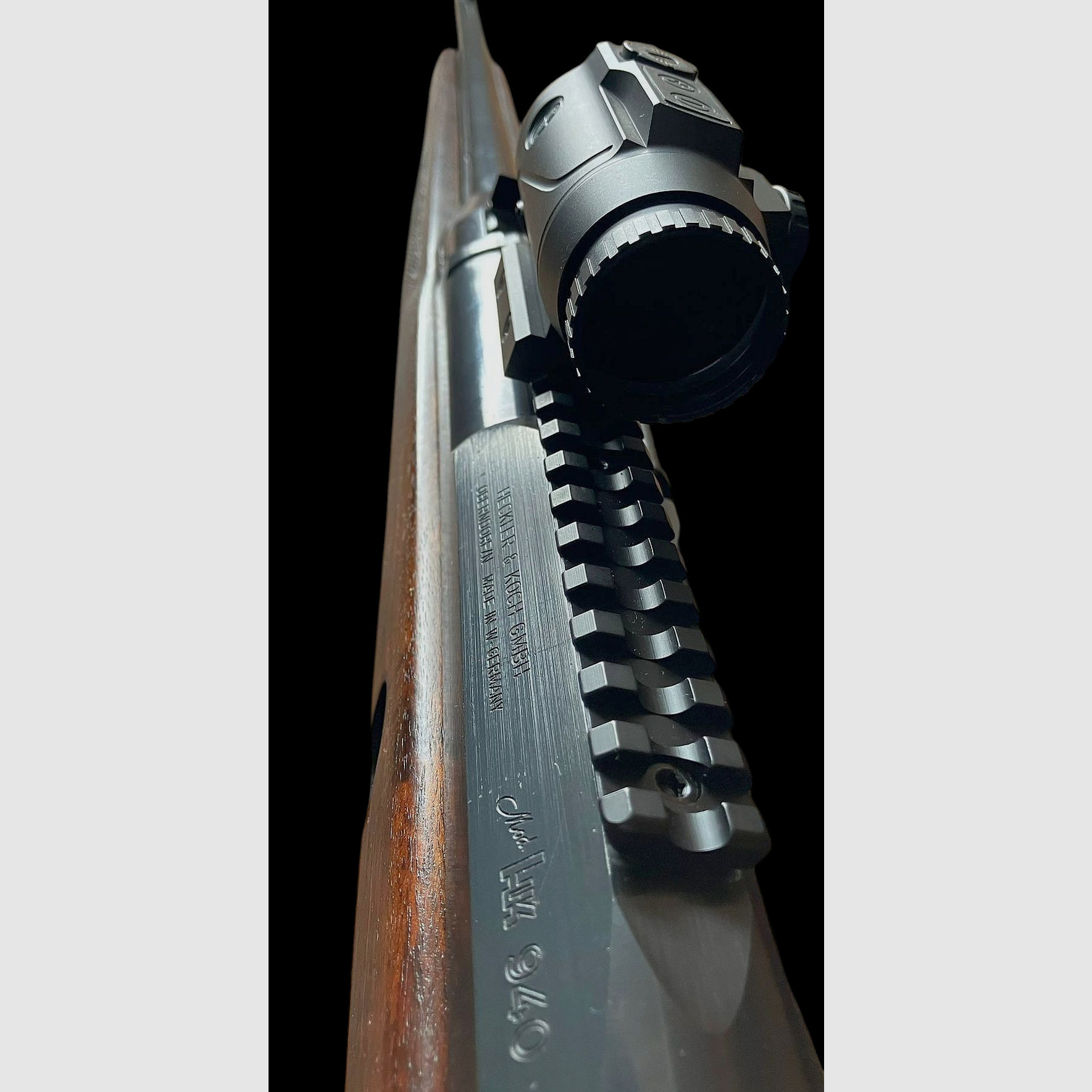 Selbstladebüchse Heckler&Koch HK940 im Kaliber .30-06Spr. mit Hawke Pirsm Sight auf Picatinny Rail