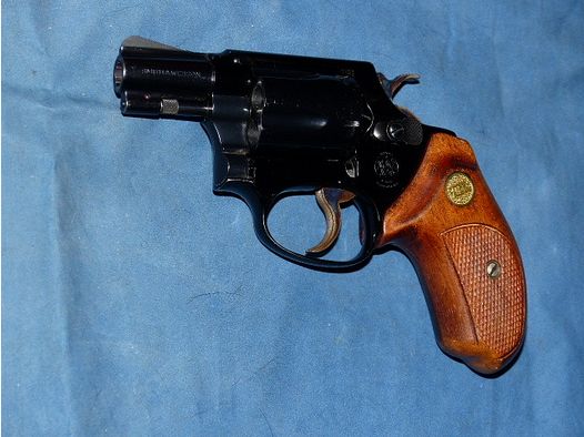 Smith & Wesson Mod. 37 Super Air Weight cal. 38 SPL. TOP