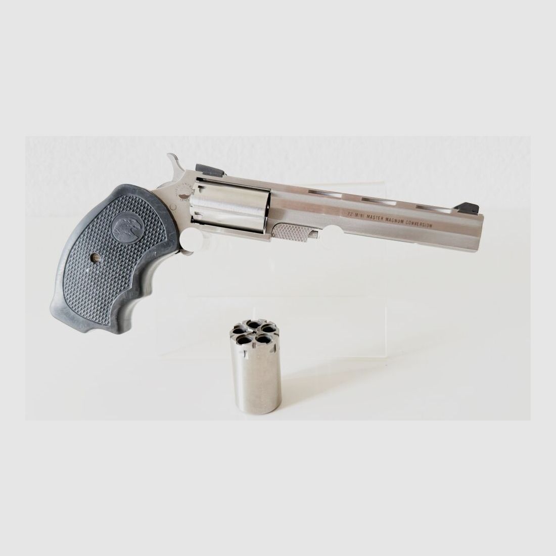 NAA Mini z wymiennym cylindrem kaliber .22lr .22WinMag