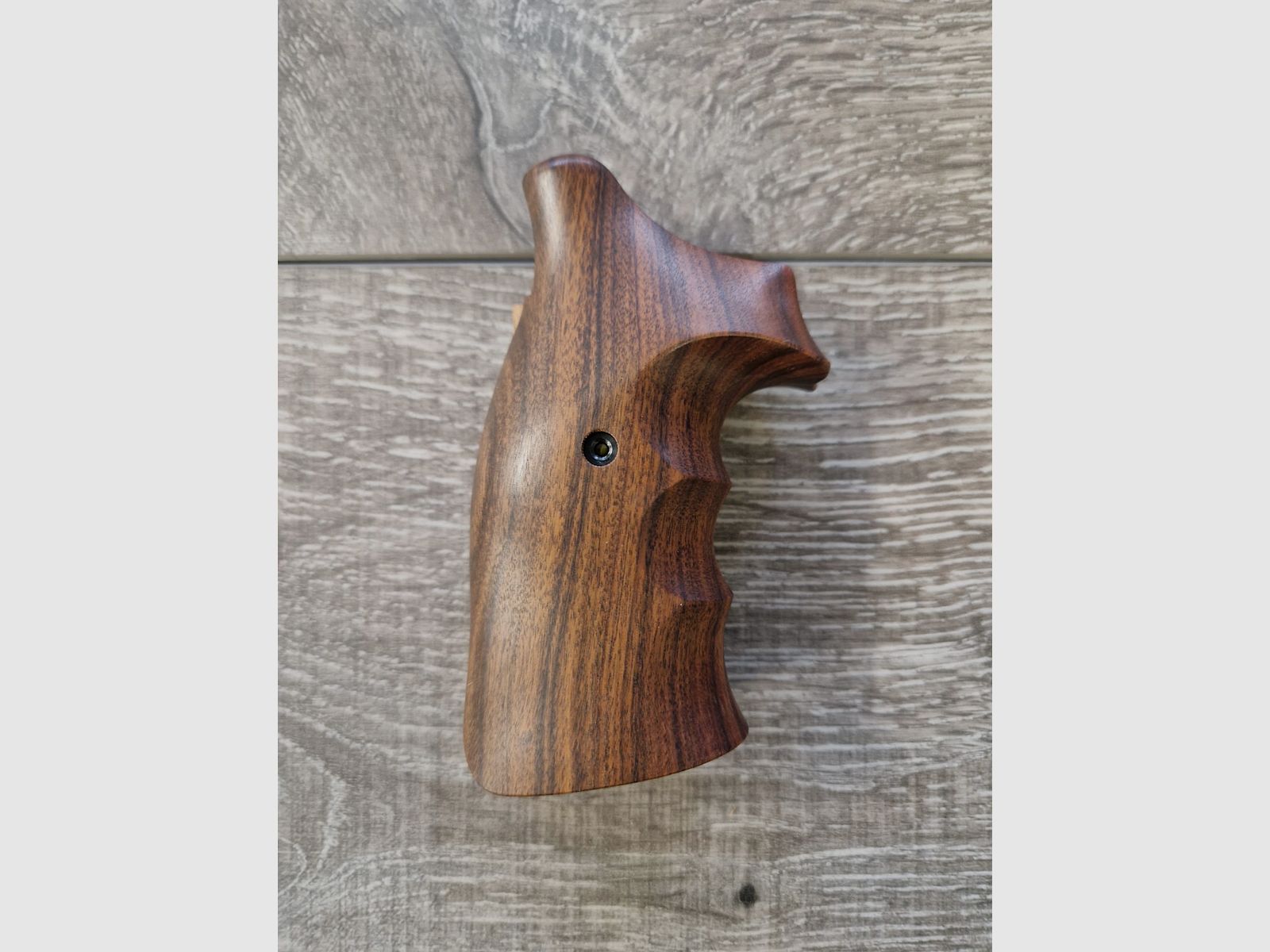 Griffschalen S&W K / L Rosenholz, Bild 1 von 2