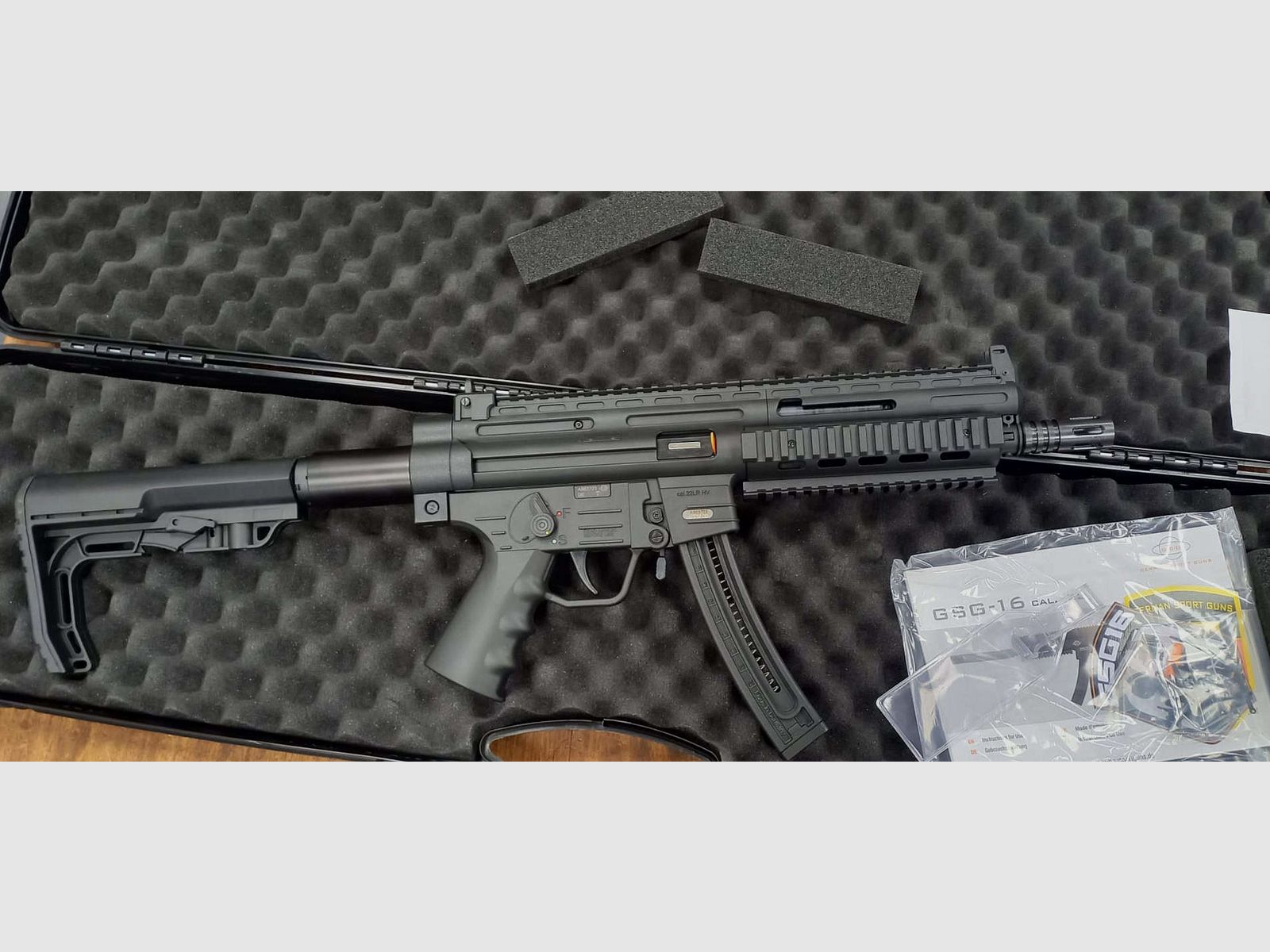 GSG 16 22lr, afbeelding 2 van 3