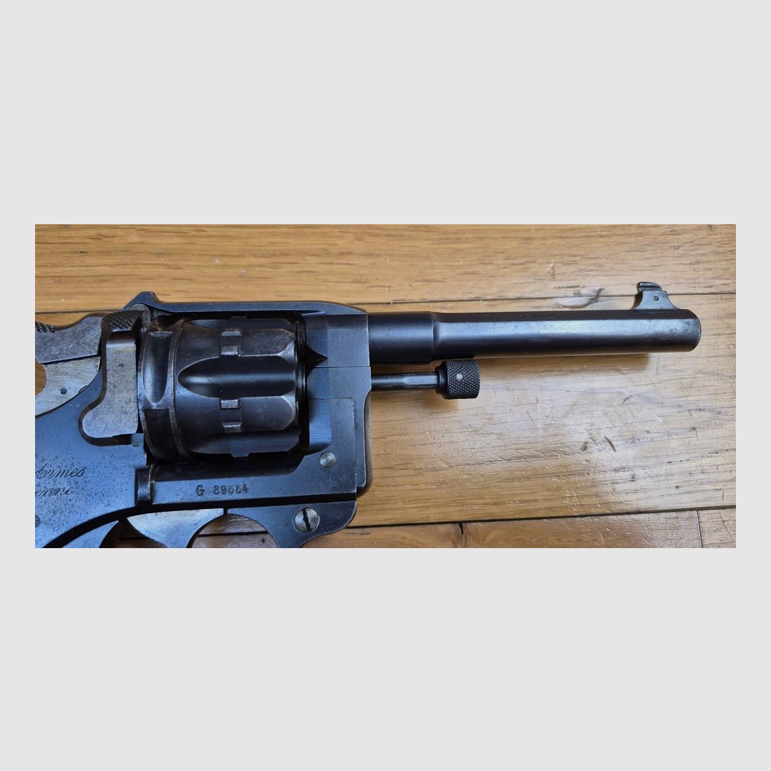 Bellissimo revolver regolamentare modello 1892 – Comune ma mitico – Apice del revolver regolamentare Made in France – Calibro 8mm92 – Mono-seriale – Arma del 1902 – Bella meccanica – Bel canna – Ottime condizioni, immagine 6 di 19