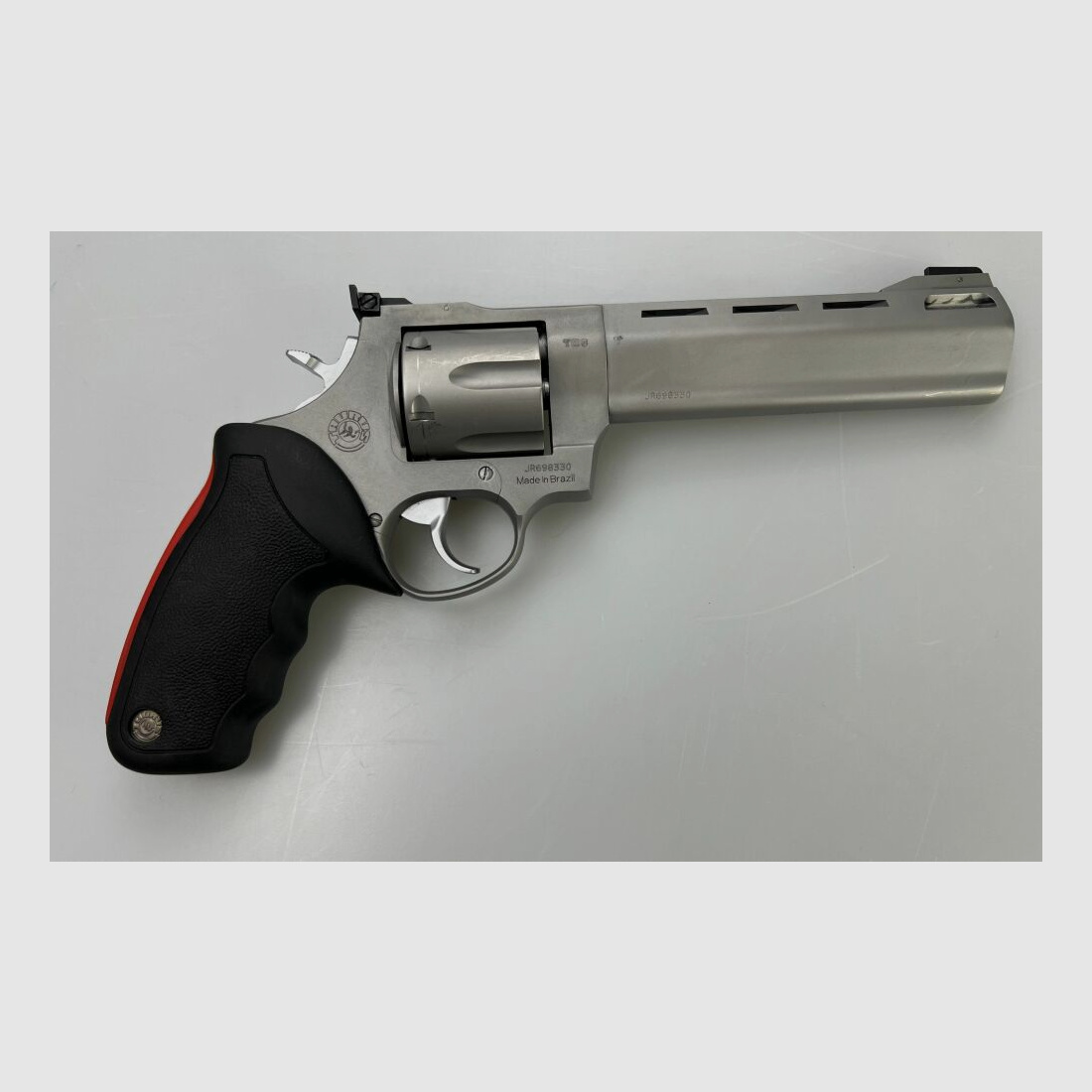 Taurus	 Raging Bull 444