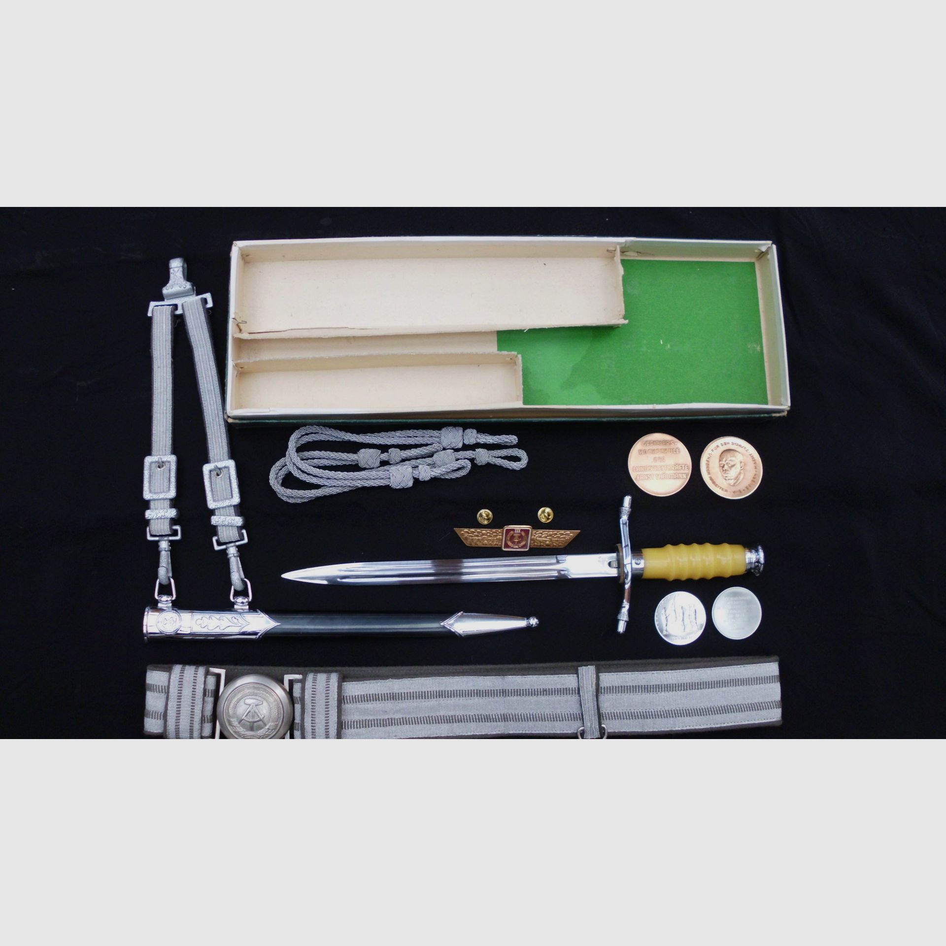 Original NVA Ehrendolch para oficiales con accesorios