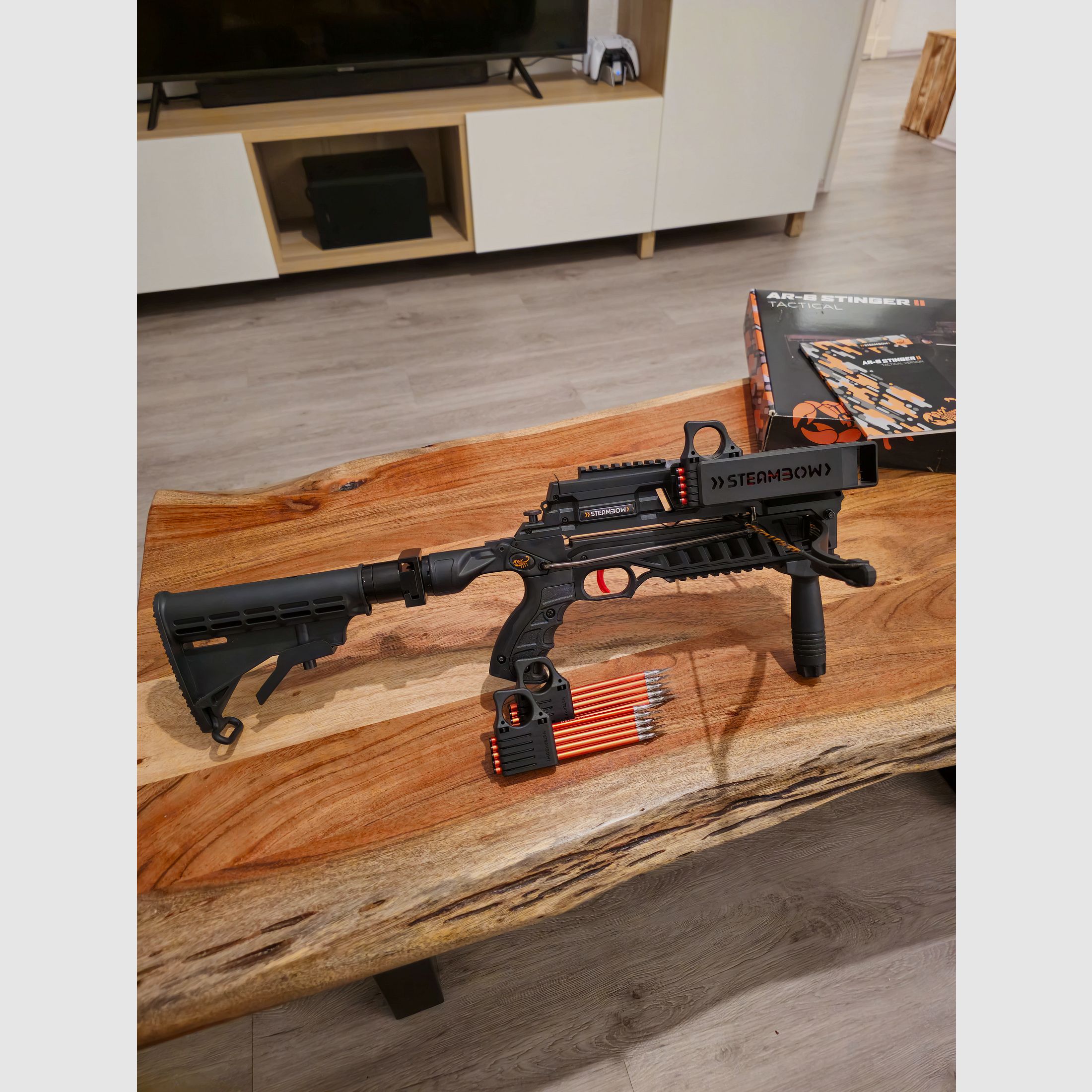 Steambow Stinger II Tactical AR-6 mit Zubehör