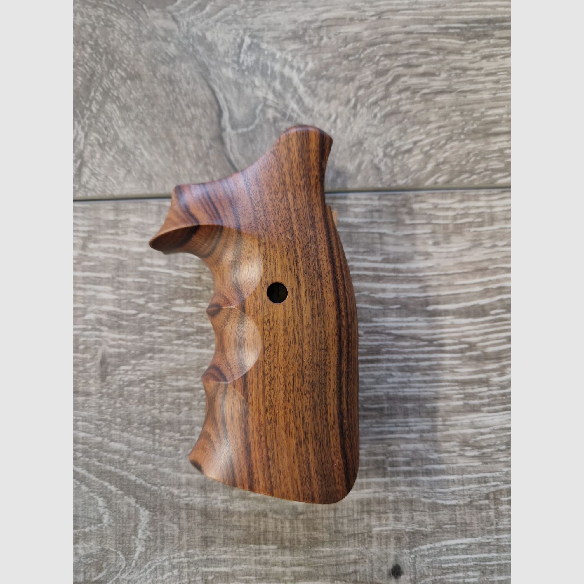 Griffschalen S&W K / L Rosenholz, Bild 2 von 2