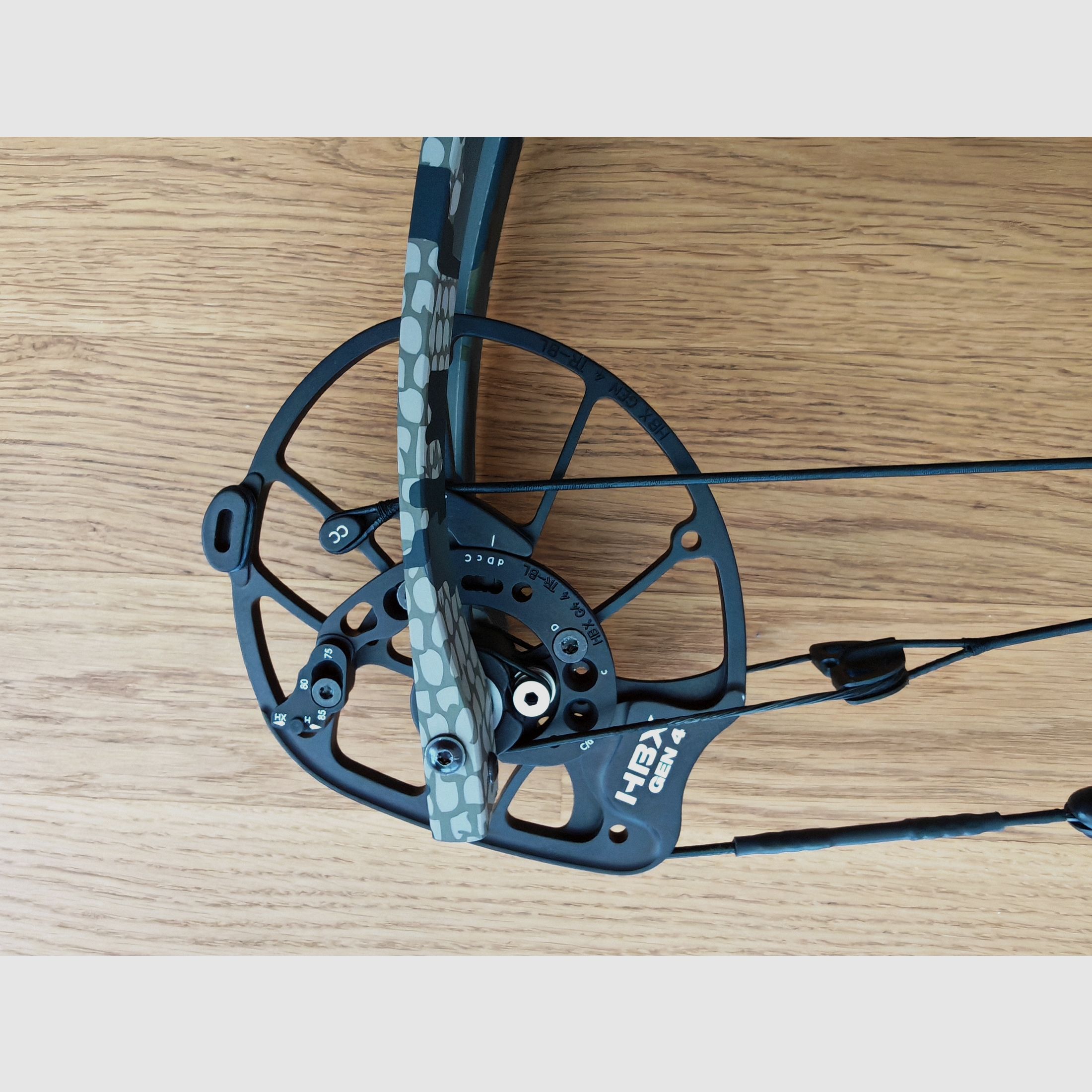 Hoyt Alpha AX-2 29 + Garmin Xero A1i + QAD Ultra Rest MX2 Set NUOVO
