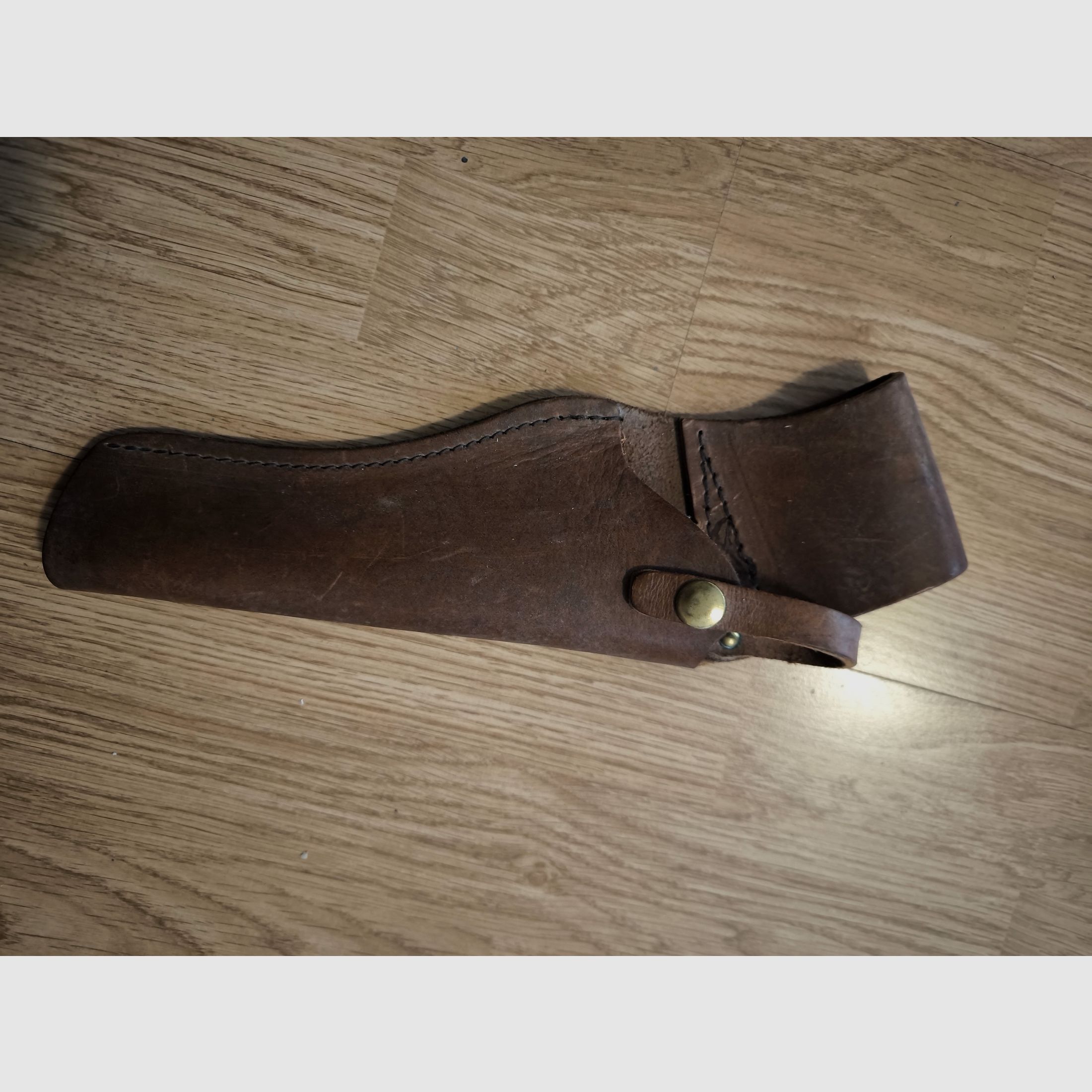 Revolver holster leather