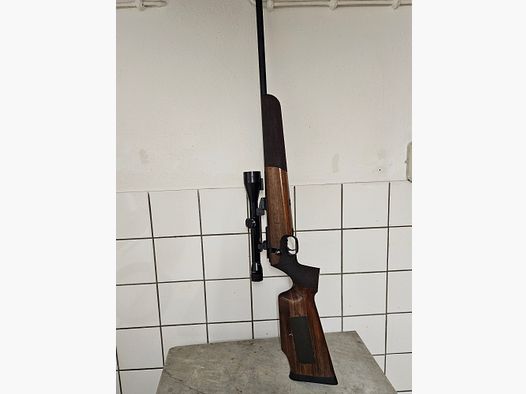 Karabinek Walther z lunetą, kaliber Hornet