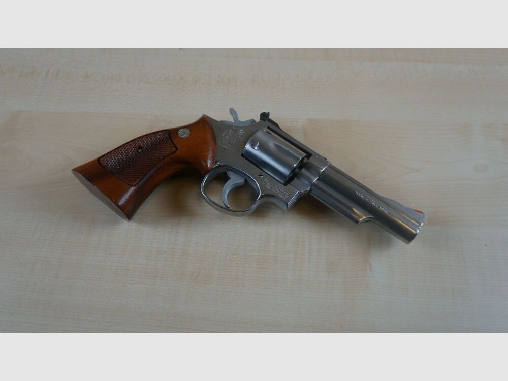 Smith & Wesson 66-4