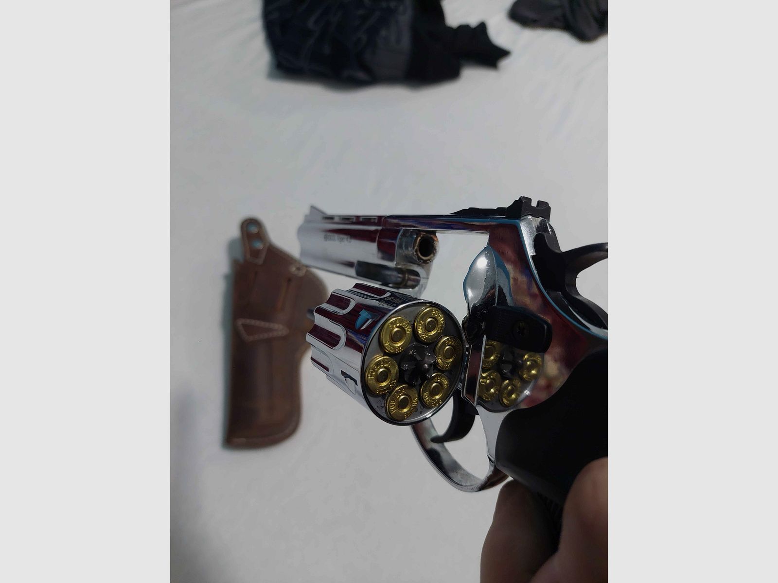Ekol Viper Chrome 4,5 cala z kaburą S&W i nabojami