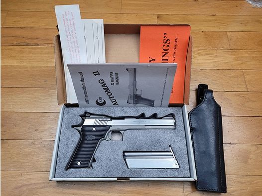 Zeer mooie en zeldzame Automag II – Kaliber 22 Magnum – Fabricage AMT – RVS van A tot Z – Zeldzaam zes inch – Uitstekende mechanische staat – Originele doos – 3 magazijnen – Custom holster van het merk Pony – Als nieuw!