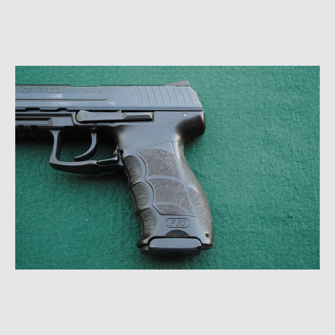Heckler & Koch P 30L V1, police pistol, complete accessories including holster