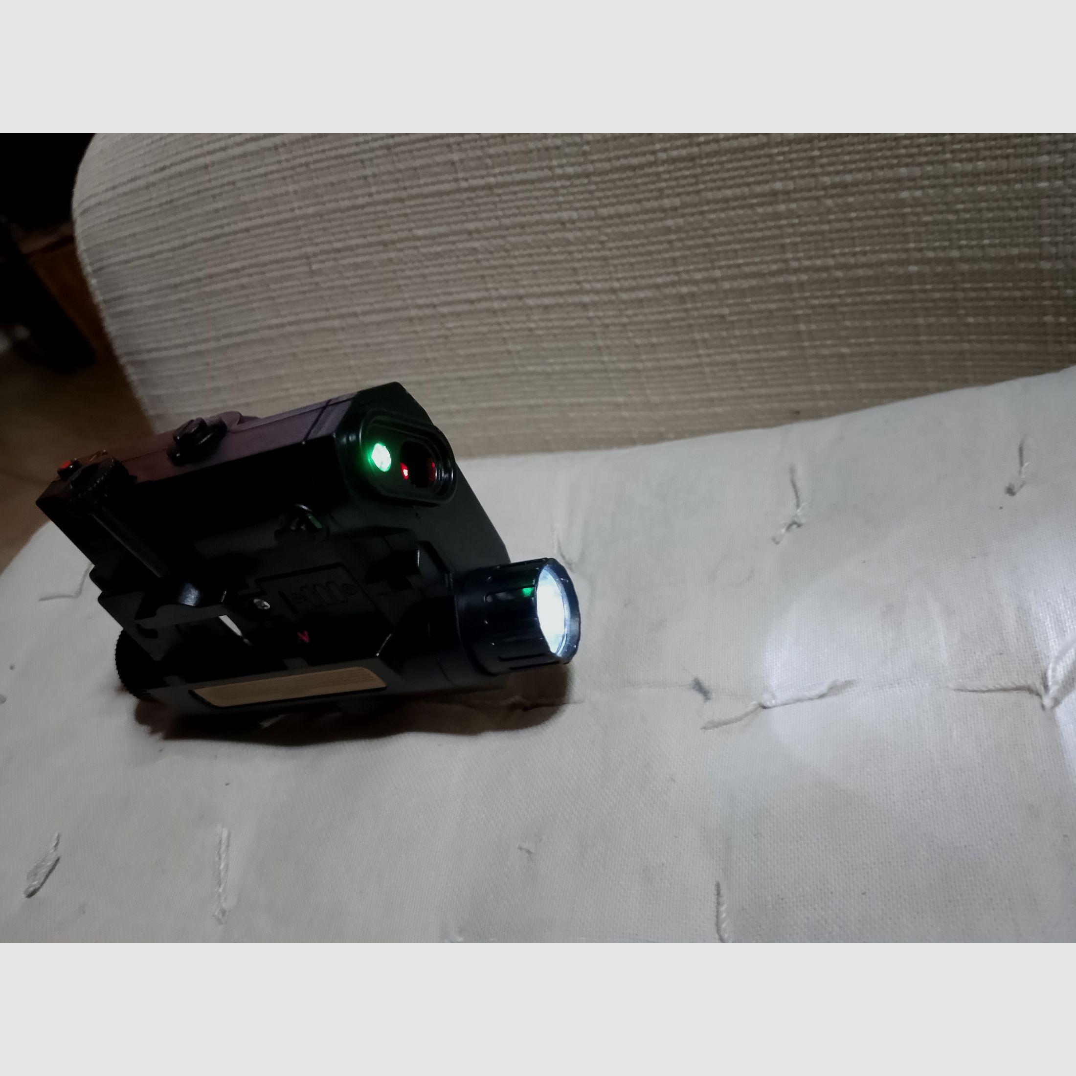 1x laser flashlight combo + one lamp Picatinny universal airsoft softair paintball weapon rifle red dot green light Mg