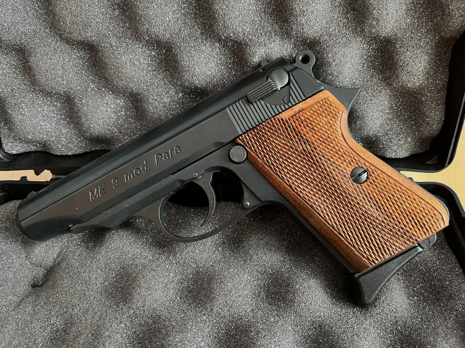 ME 9 Para pistola 9mm P.A.K impugnature in legno, immagine 4 di 4