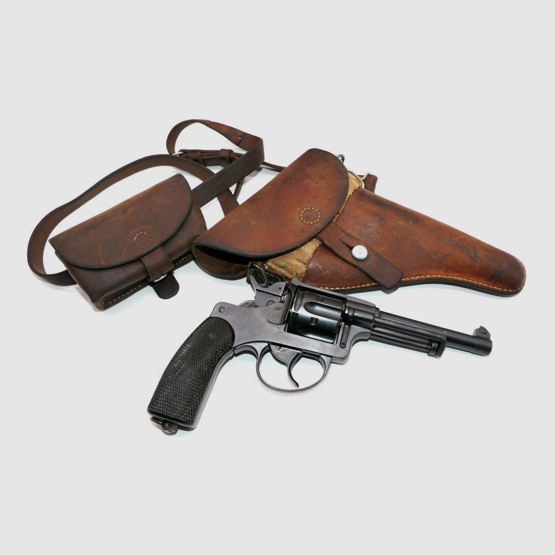 Fábrica de armas de Berna Revólver Suizo Ordinanza Mod.1929 en calibre 7,5. Incl. accesorios