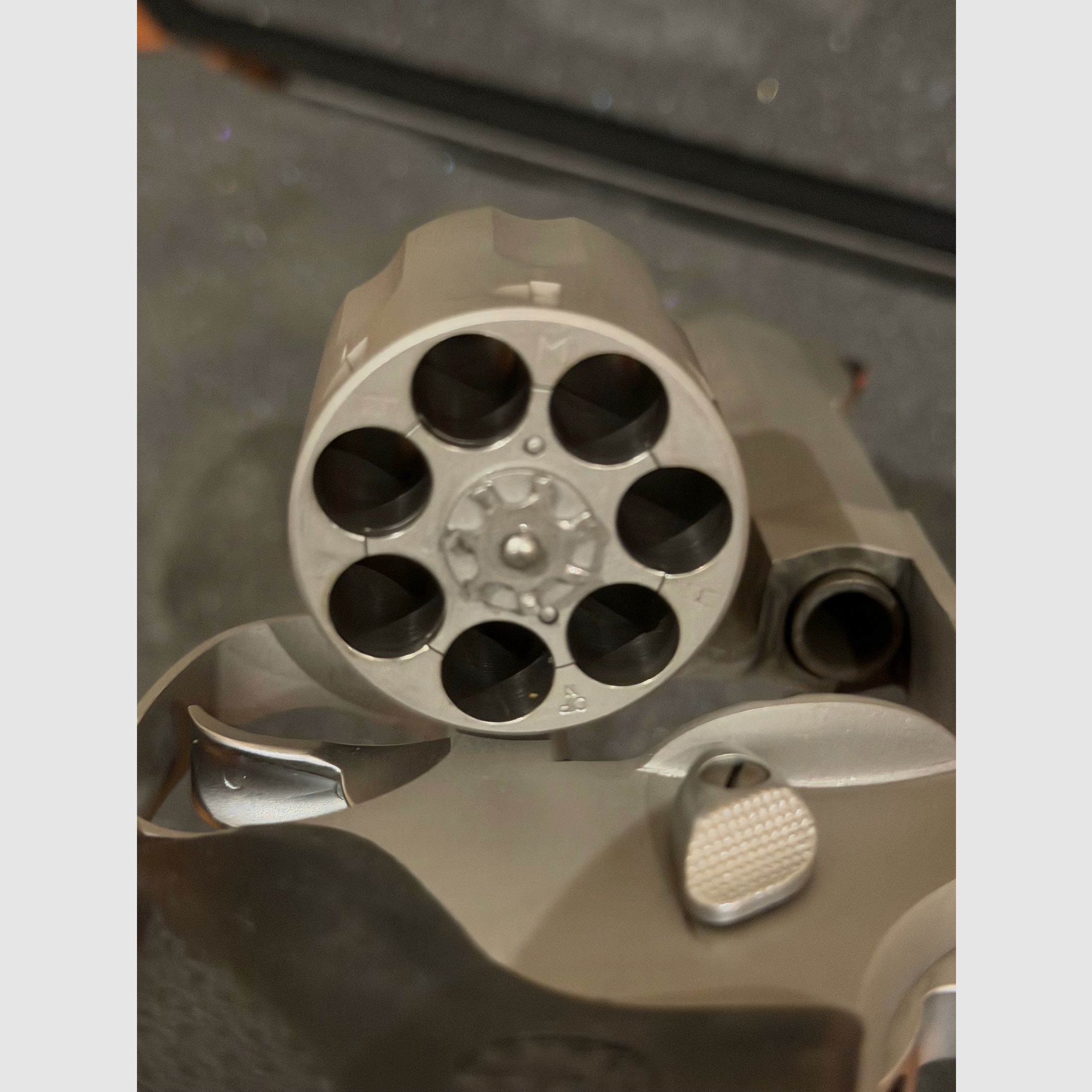 TAURUS TRACKER 627 4“ m. Komp. nuevo - no disparado con accesorios