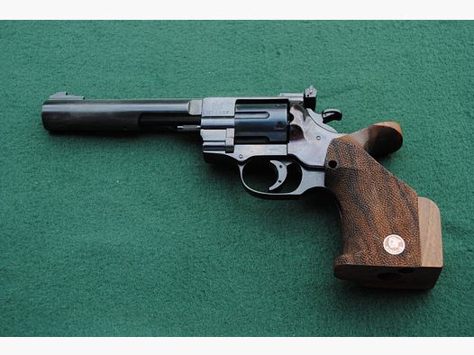 Sportrevolver HW Mod. 357, Stahl, verst. Griff, demontierbares Laufgewicht